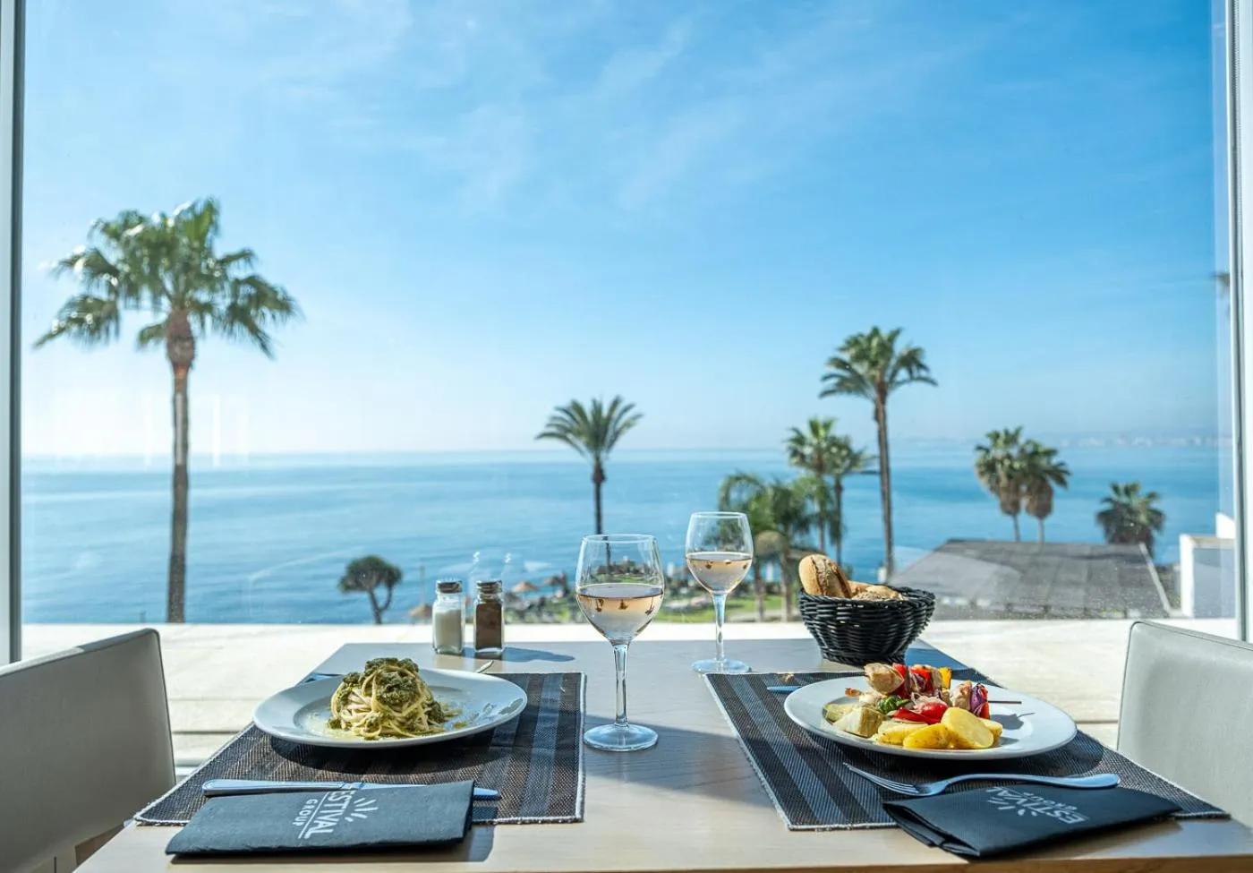 Restaurant/places to eat in Estival Torrequebrada