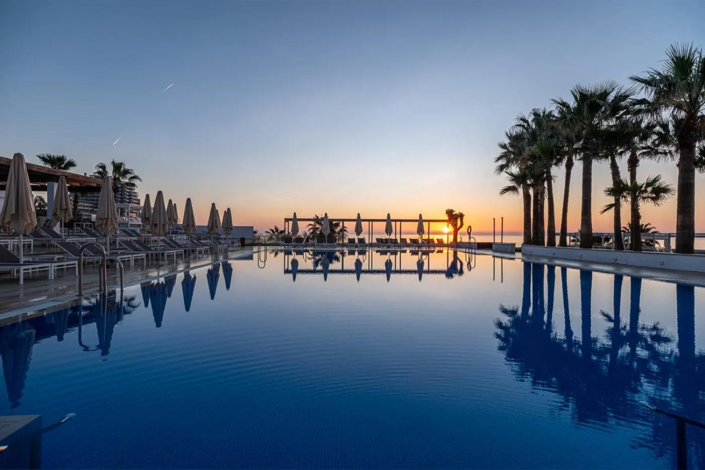 Swimming pool in Estival Torrequebrada