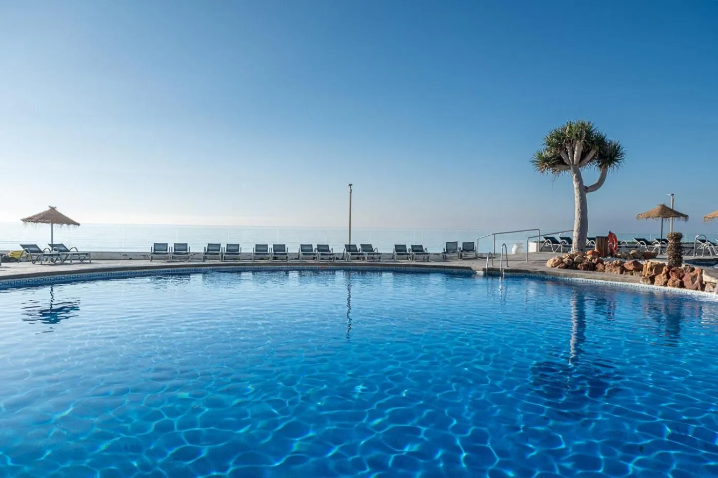 Swimming pool in Estival Torrequebrada