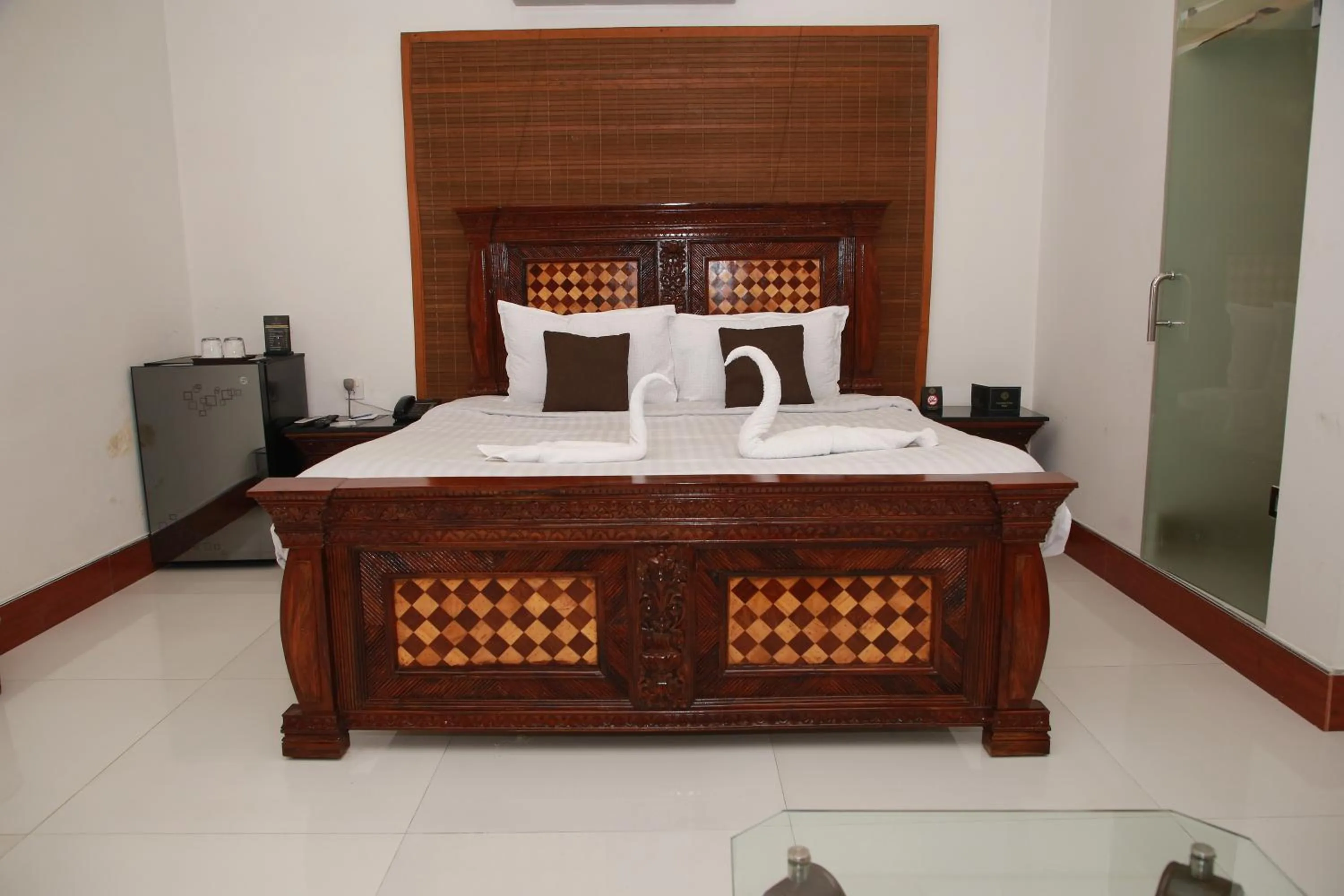 Bedroom, Bed in Lawrence View Hotel, Lahore