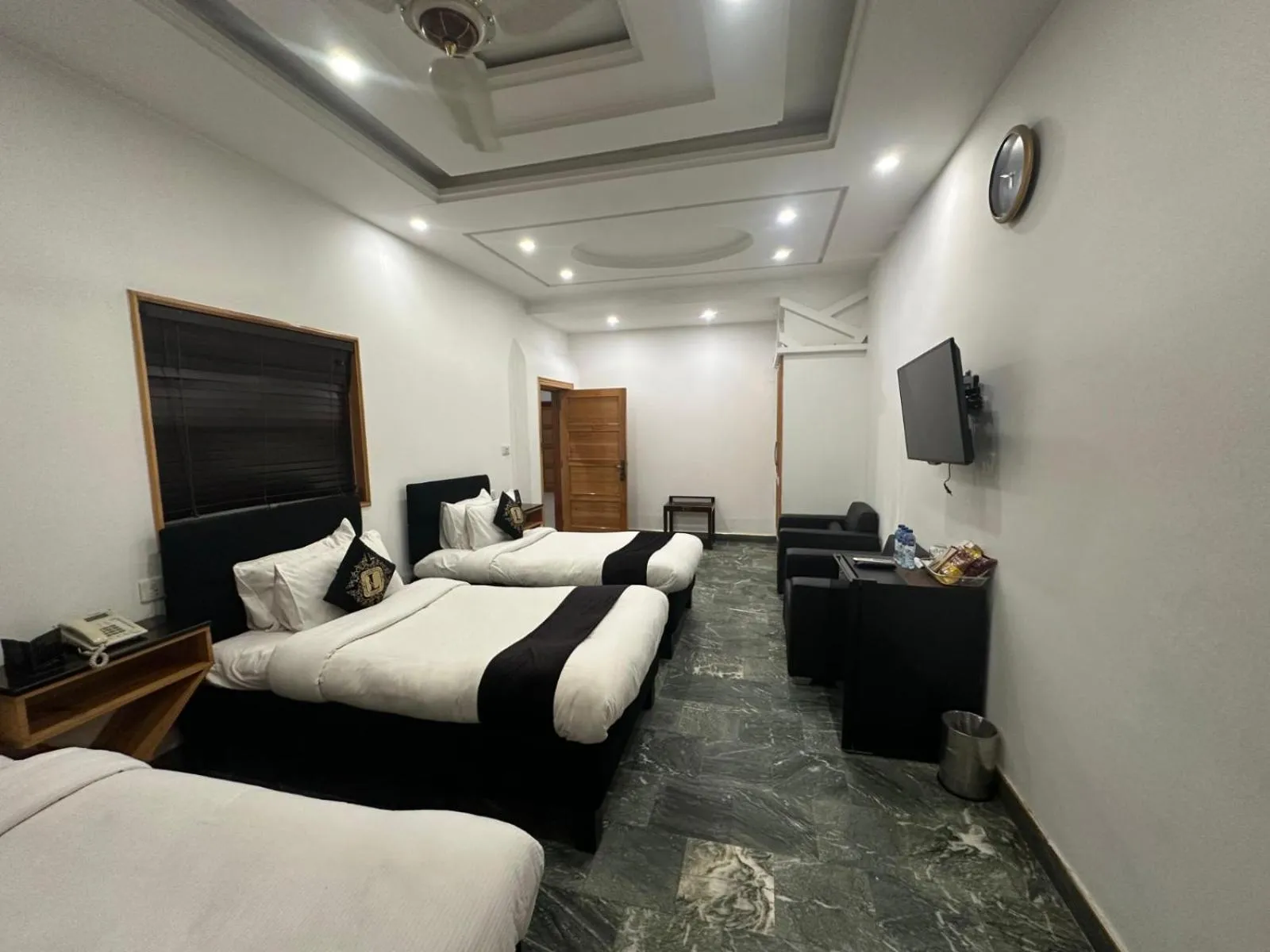 Bed in Lawrence View Hotel, Lahore