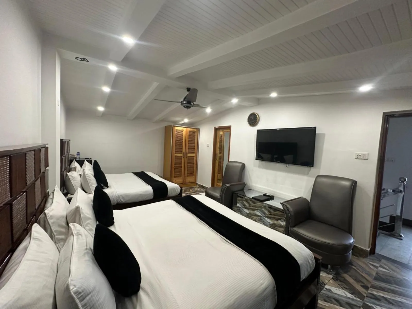 Bed in Lawrence View Hotel, Lahore