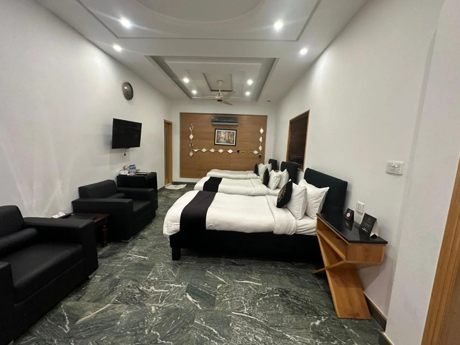 Bed in Lawrence View Hotel, Lahore