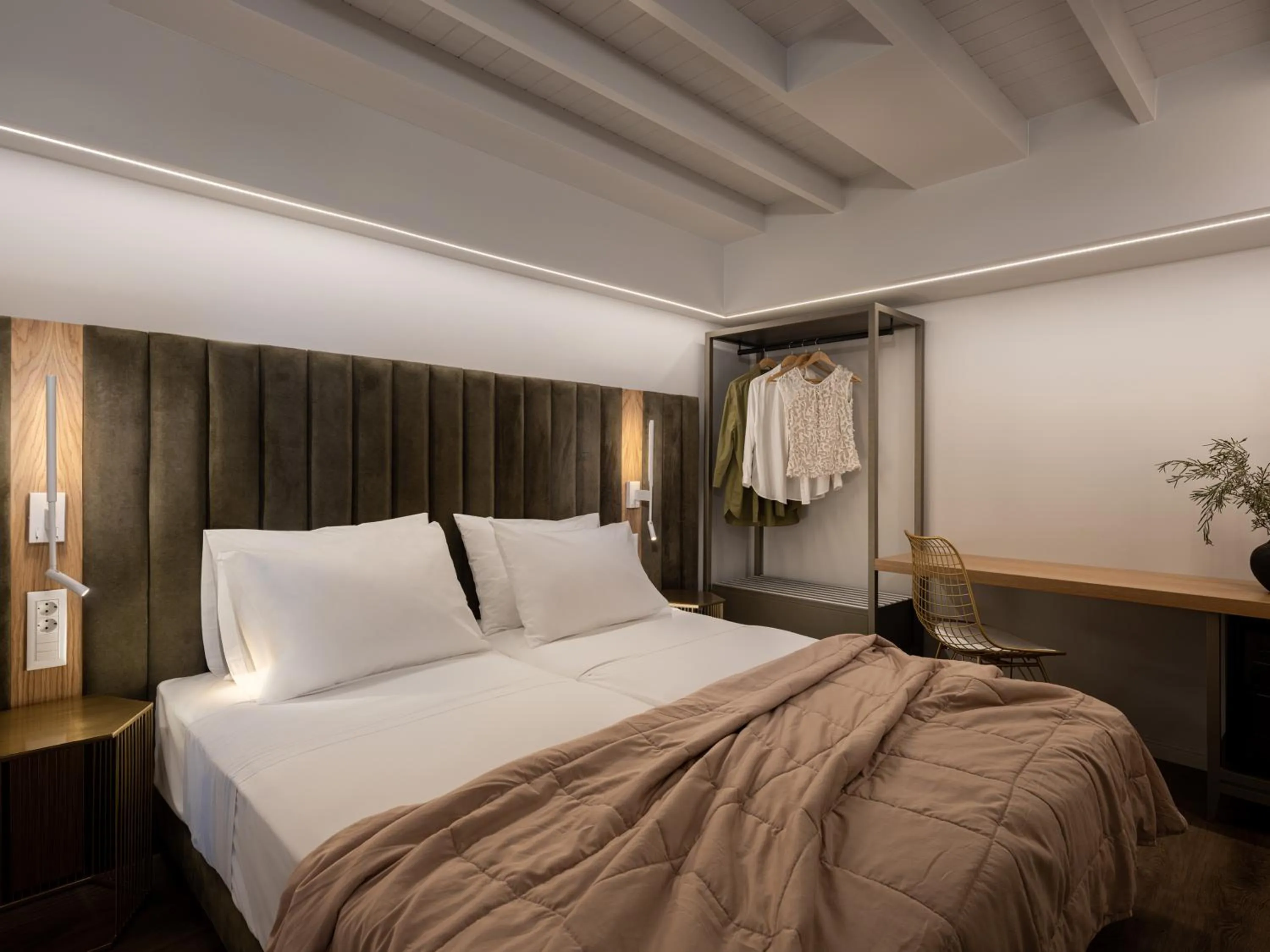 Bedroom, Bed in Elia Erato