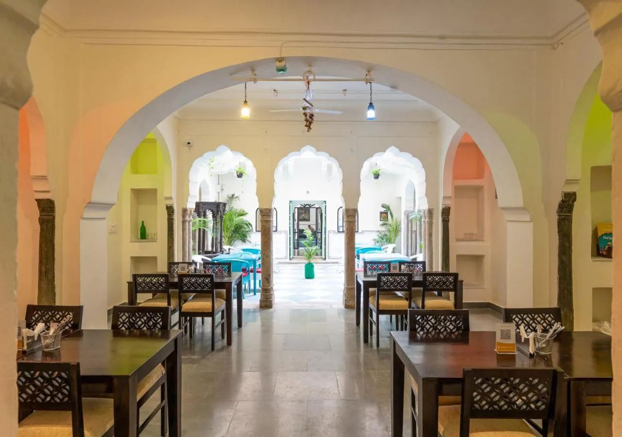 Restaurant/places to eat in Bloom Boutique l Chelon Haveli