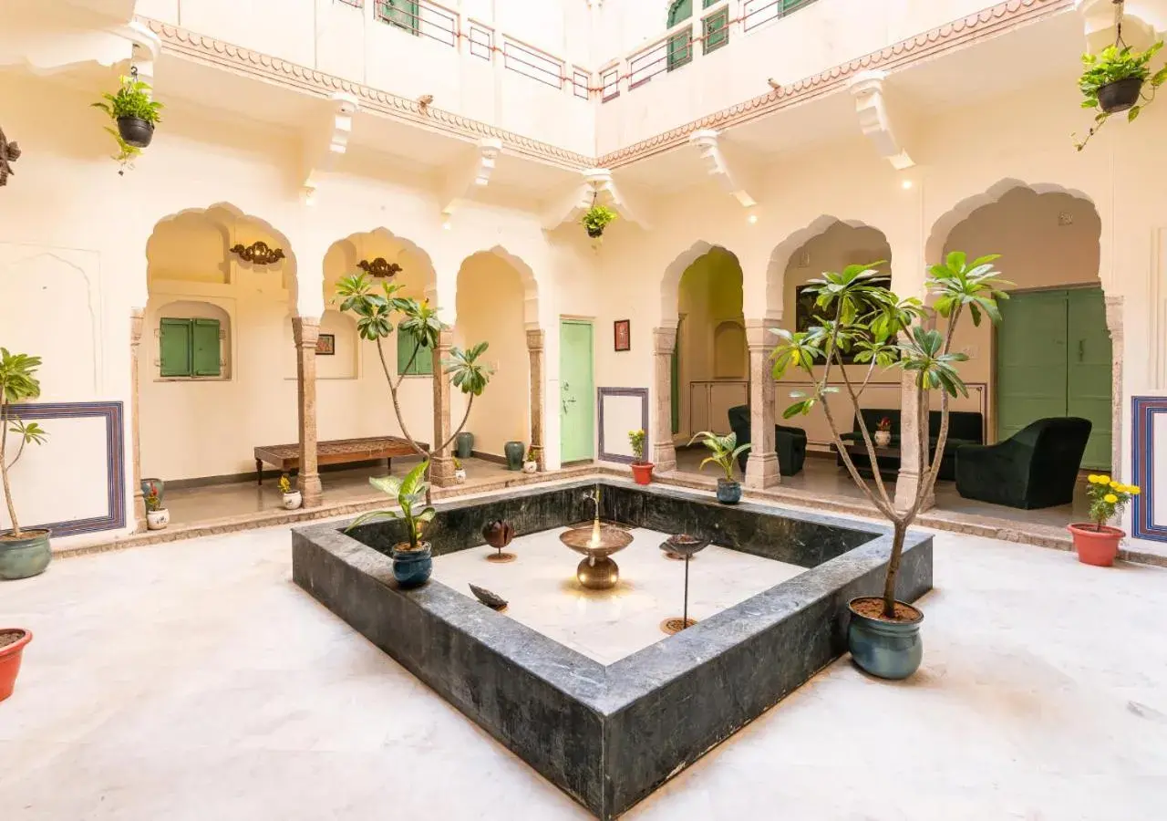 Property building in Bloom Boutique - Chelon Haveli Property building in Bloom Boutique - Chelon Haveli