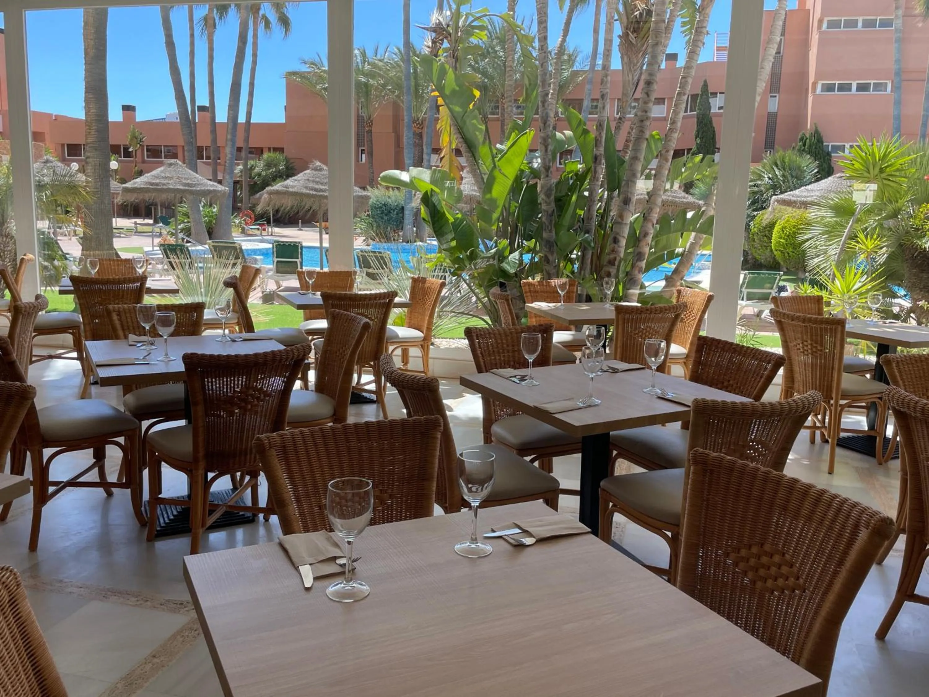 Restaurant/places to eat in Arena Center