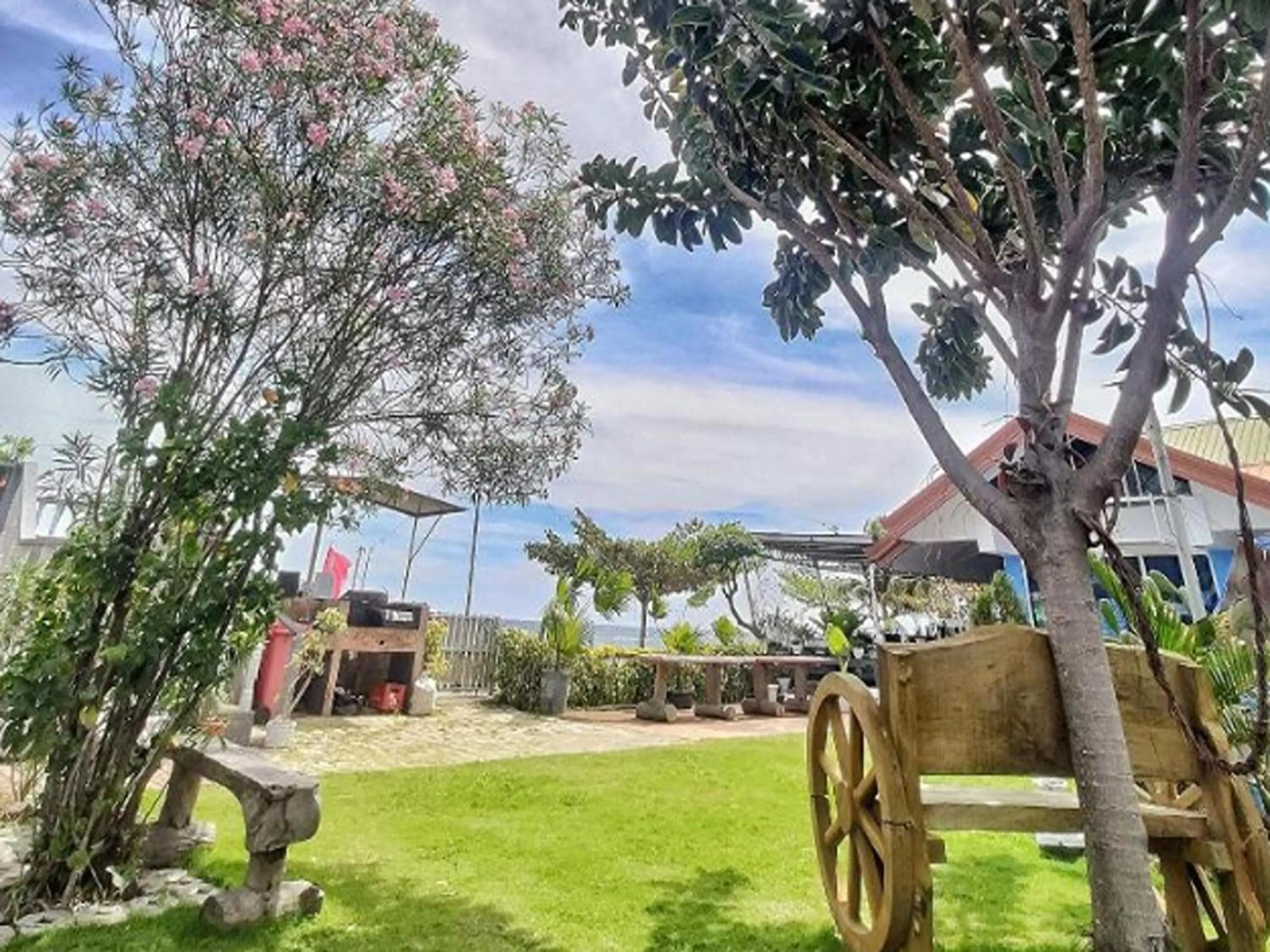 Area and facilities in SEAVIEW BEACH RESORT