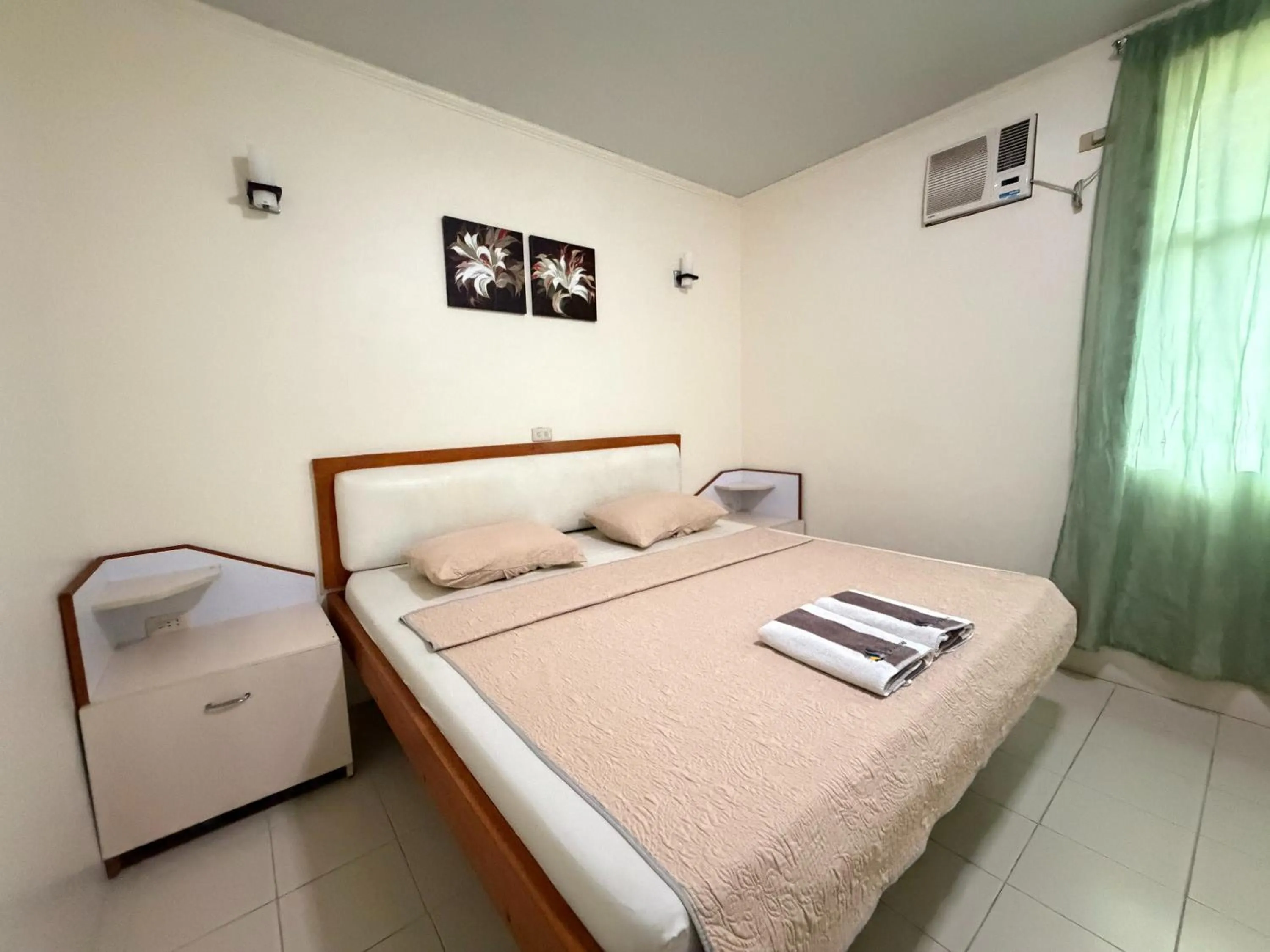 Bed in SEAVIEW BEACH RESORT