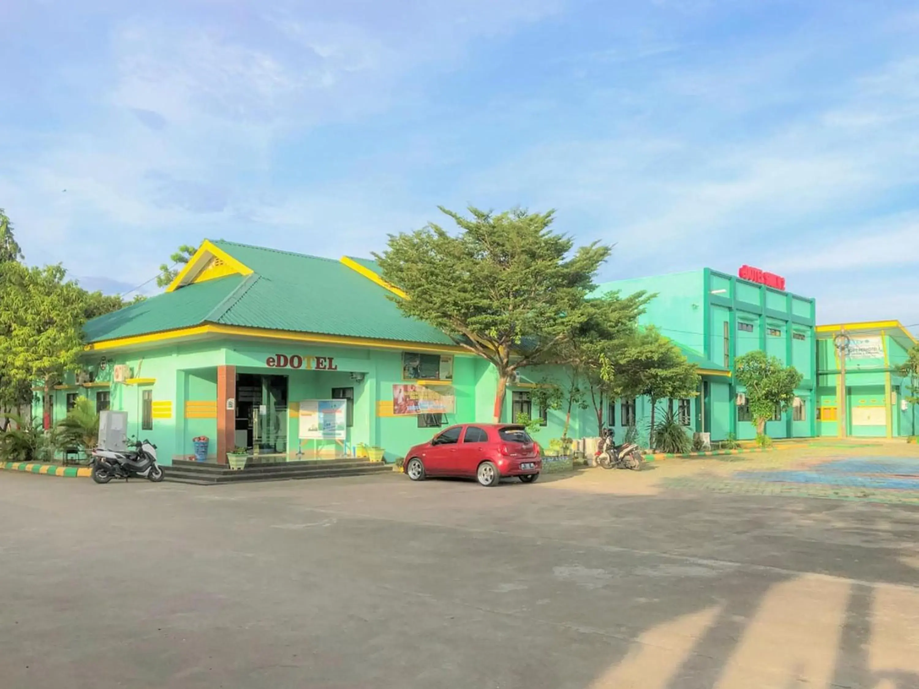 Property building in Edotel SMKN 2 Pinrang Mitra RedDoorz Property building in Edotel SMKN 2 Pinrang Mitra RedDoorz