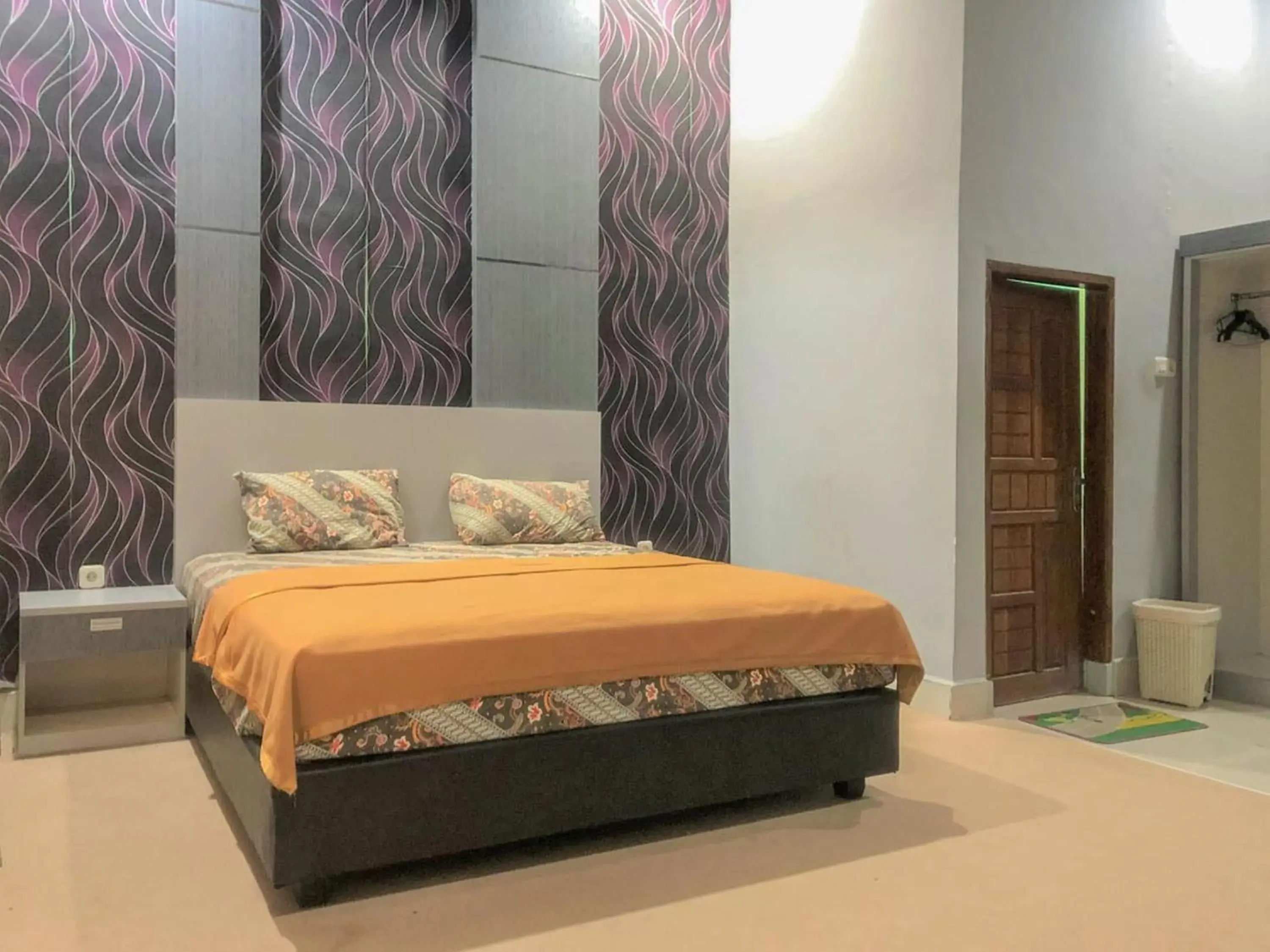 Bedroom, Bed in Edotel SMKN 2 Pinrang Mitra RedDoorz Bedroom, Bed in Edotel SMKN 2 Pinrang Mitra RedDoorz