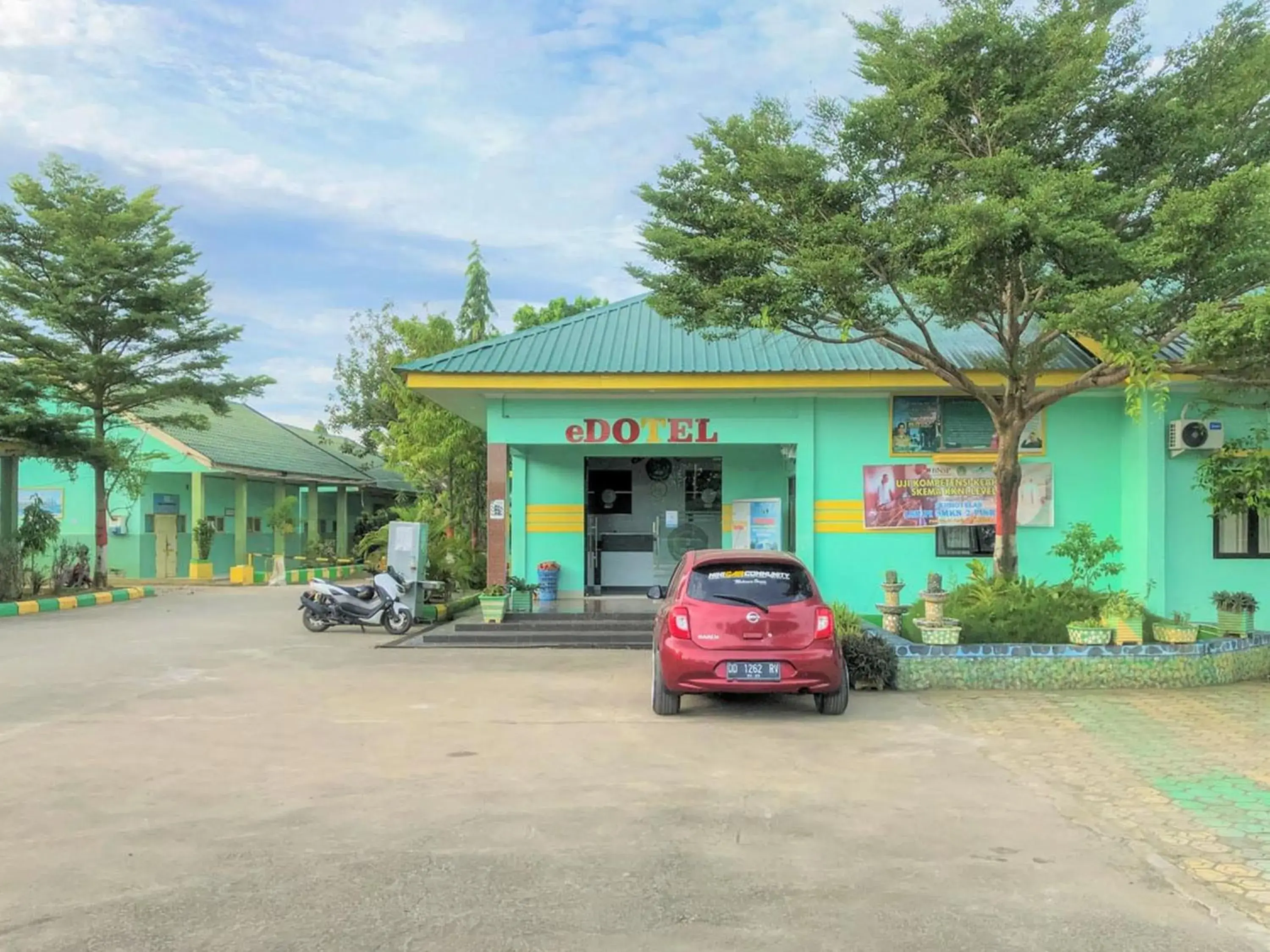 Property building in Edotel SMKN 2 Pinrang Mitra RedDoorz Property building in Edotel SMKN 2 Pinrang Mitra RedDoorz