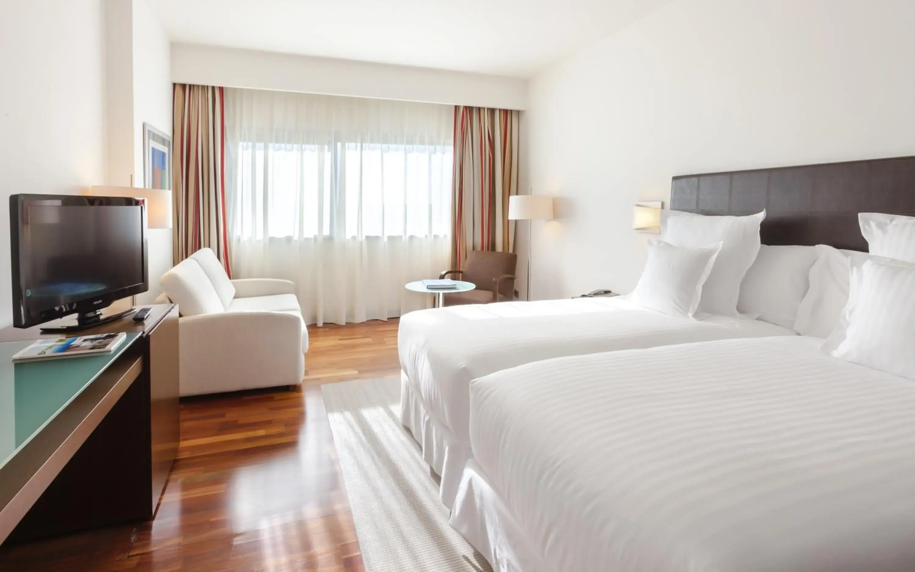 Bedroom, Bed in Occidental Aranjuez Bedroom, Bed in Occidental Aranjuez