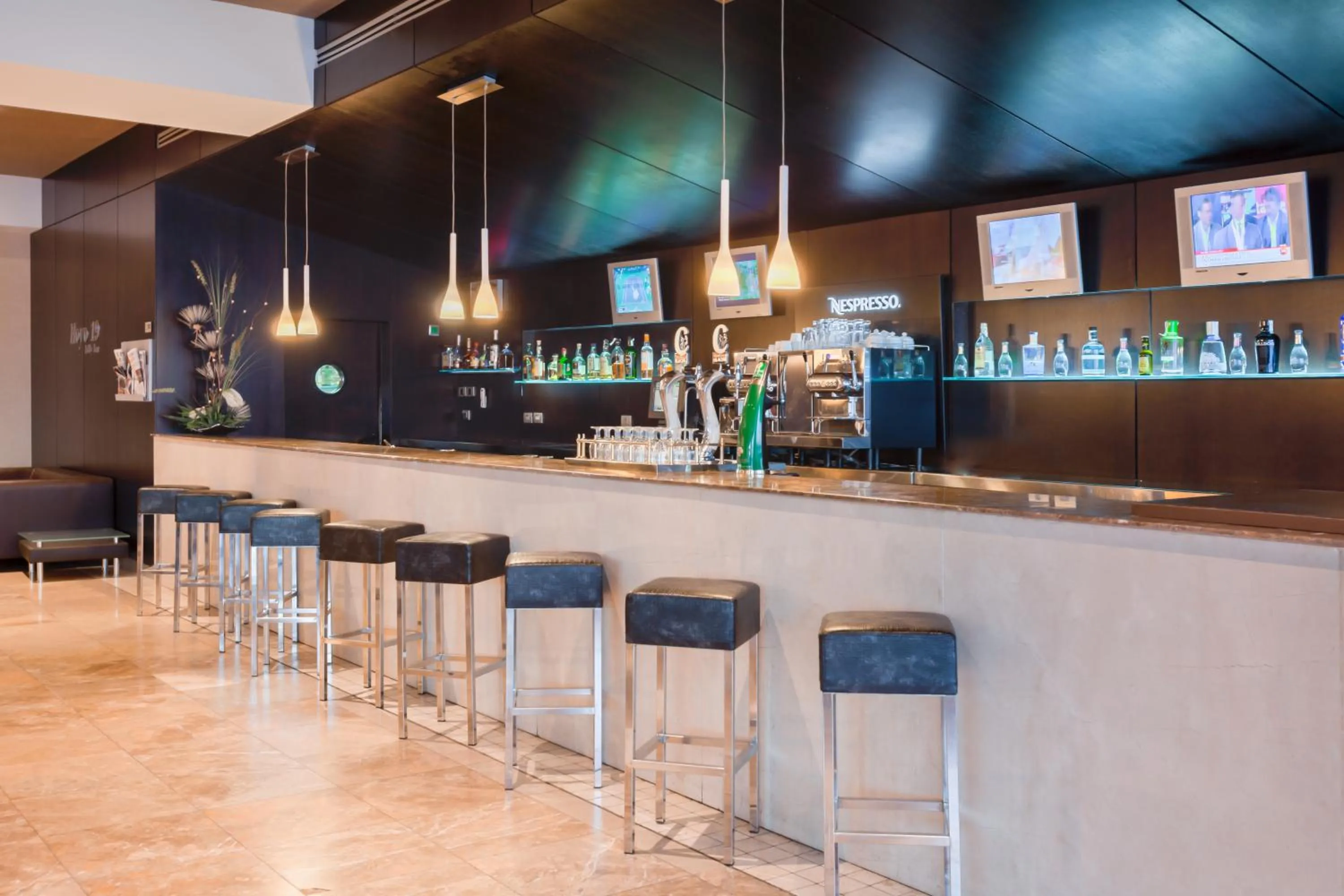 Lounge or bar in Occidental Aranjuez