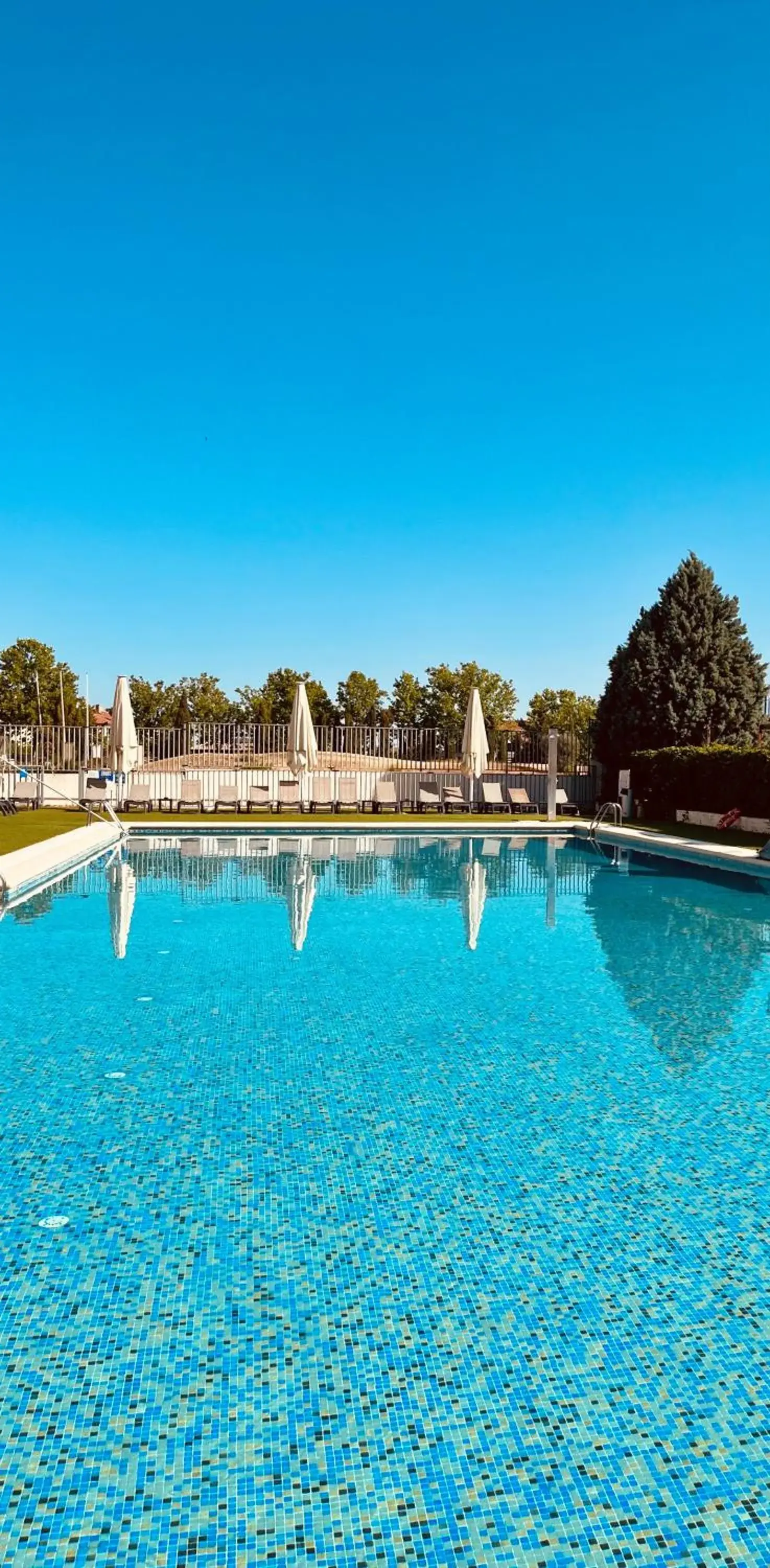 Swimming pool in Occidental Aranjuez Swimming pool in Occidental Aranjuez