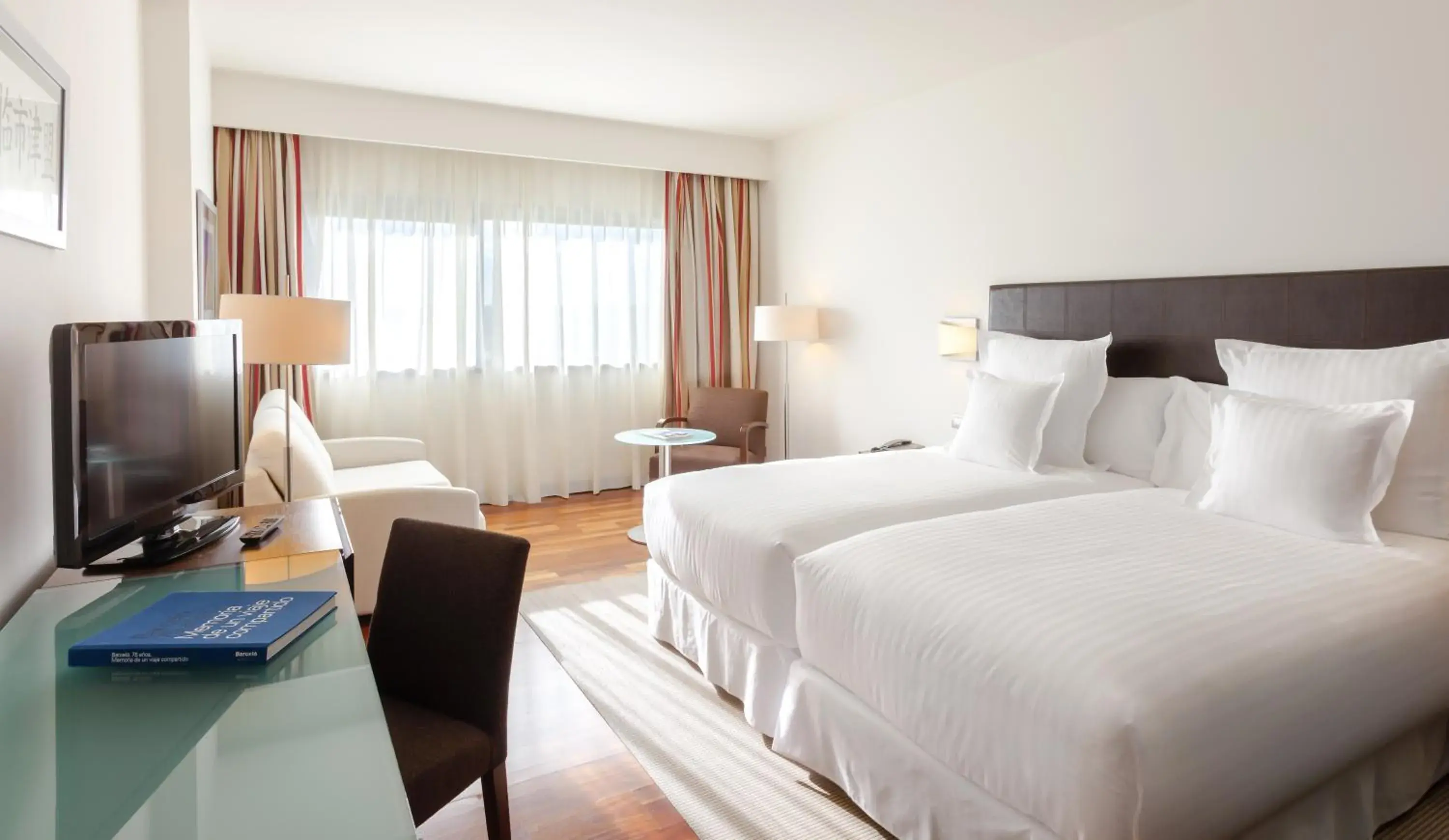 Bedroom, Bed in Occidental Aranjuez Bedroom, Bed in Occidental Aranjuez