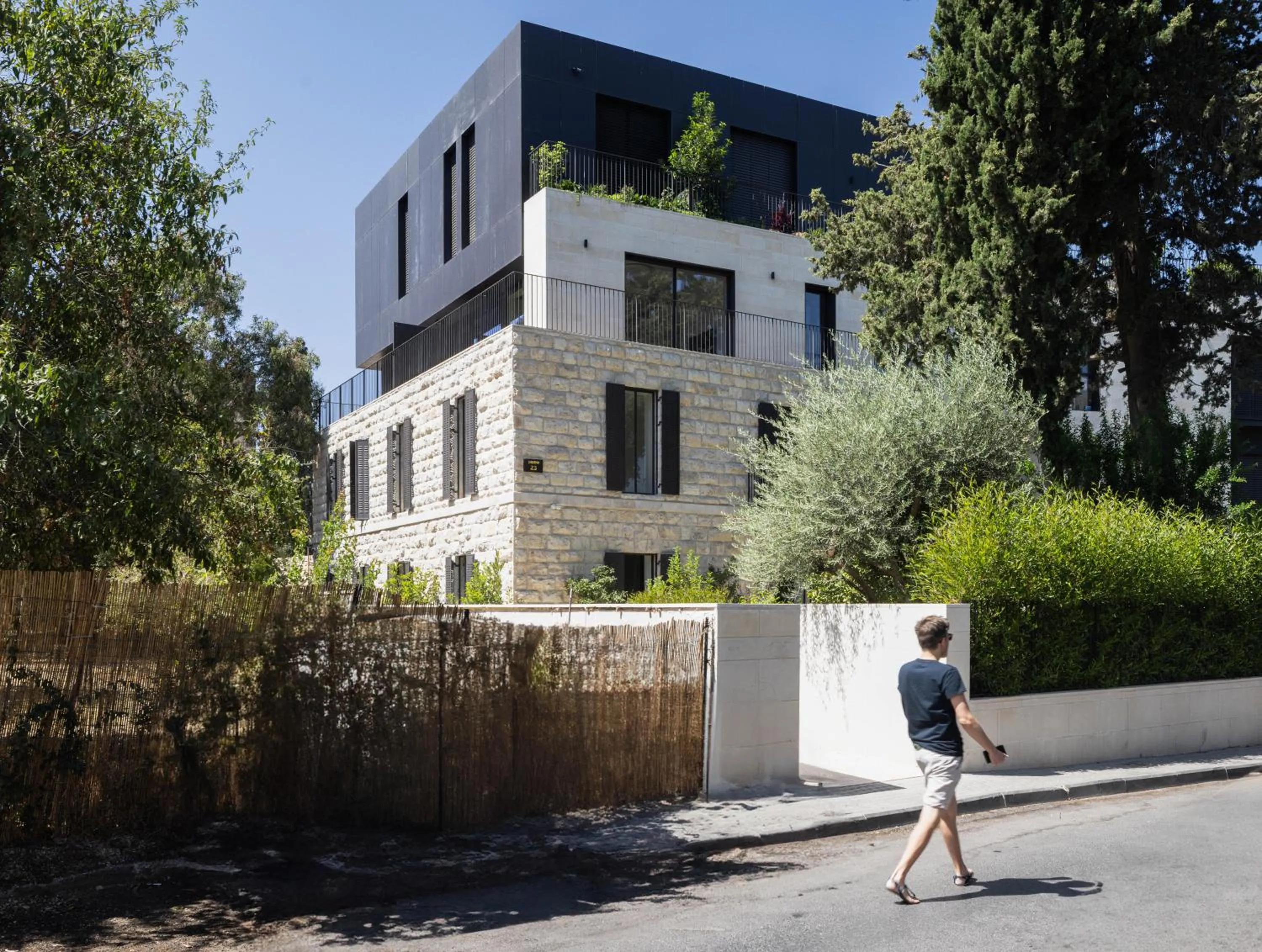 Property building in THE Y HOUSE