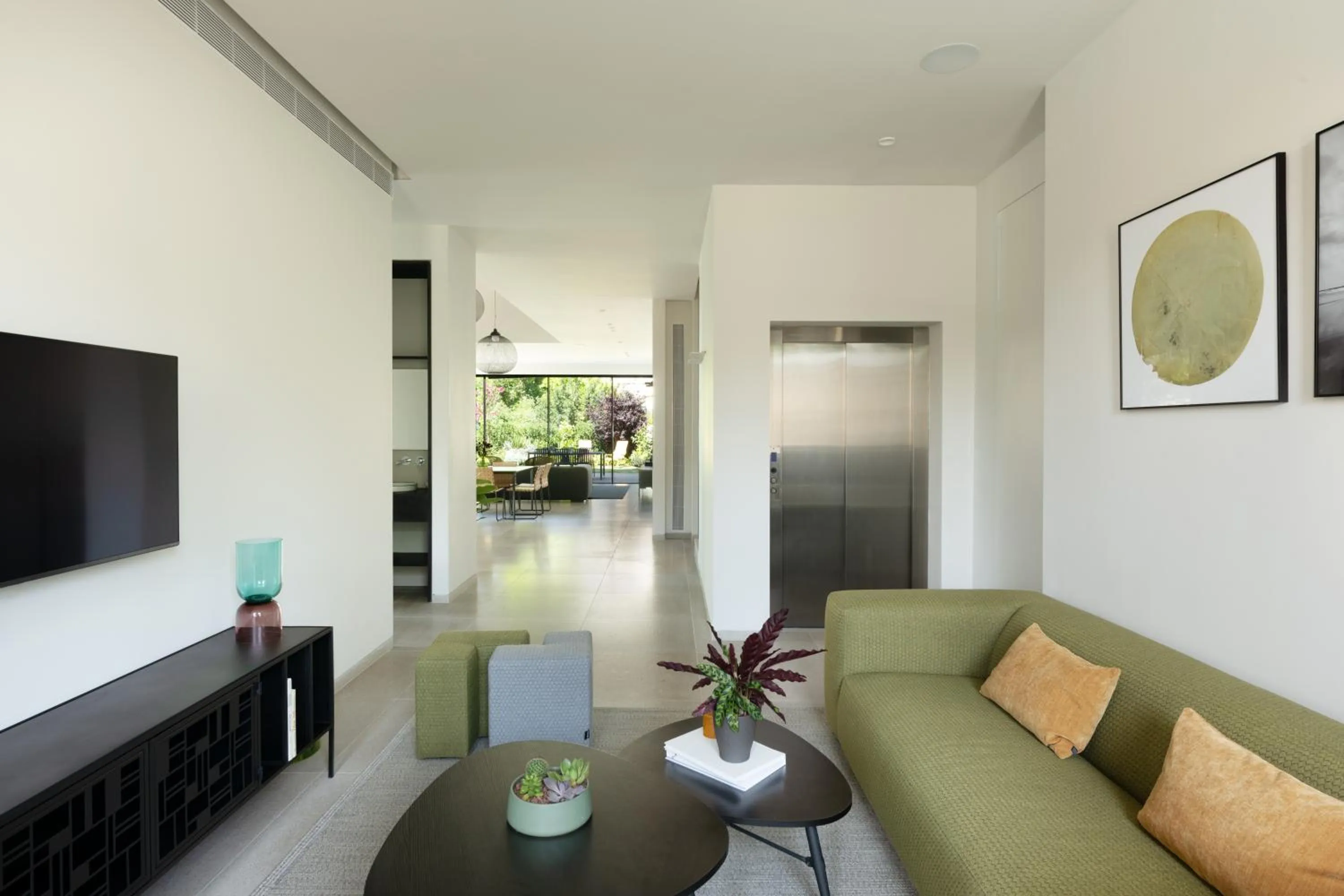 Communal lounge/ TV room in THE Y HOUSE