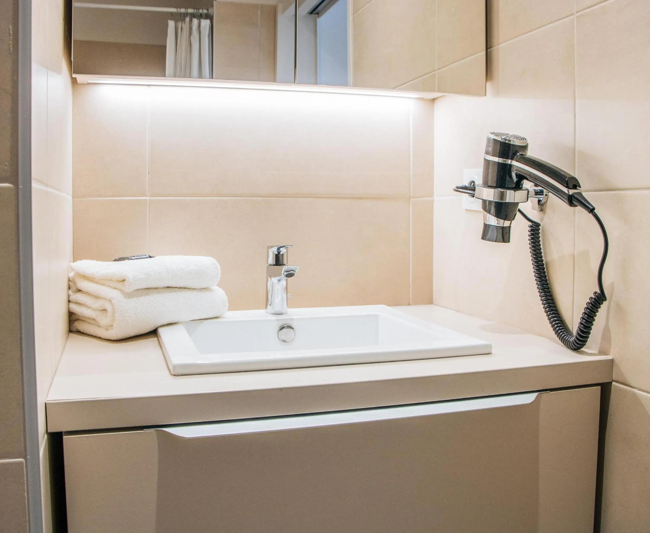 Bathroom in Twenty Business Flats Lille - Bayard