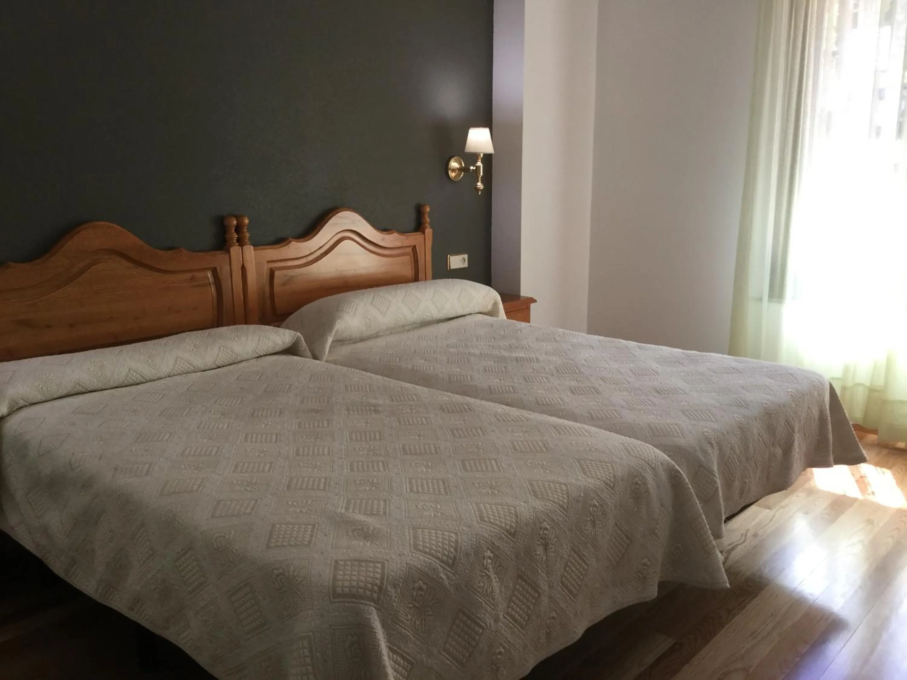 Bed in Hotel Cinco Castaños