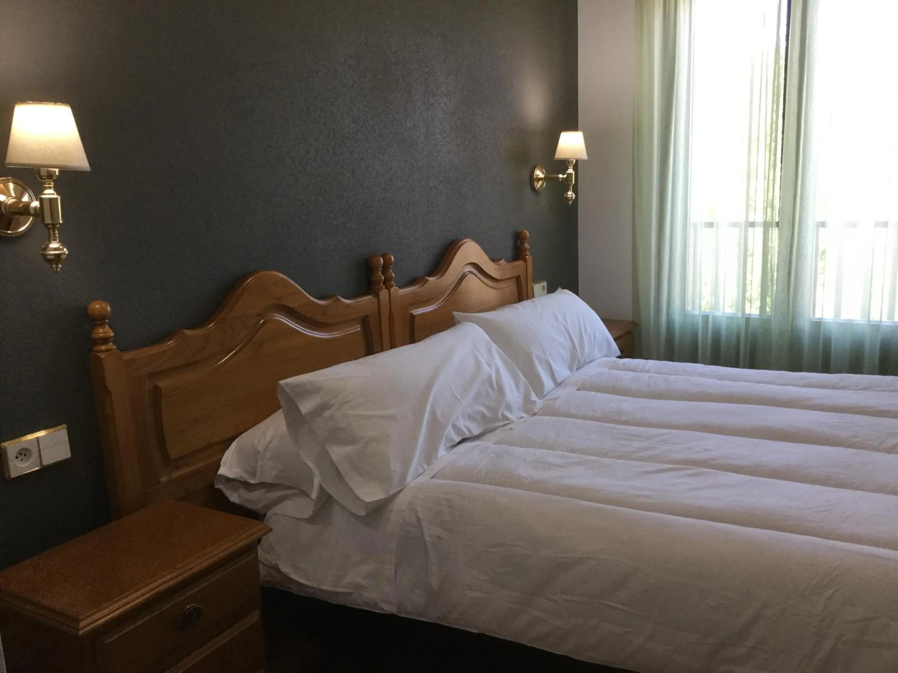 Bed in Hotel Cinco Castaños