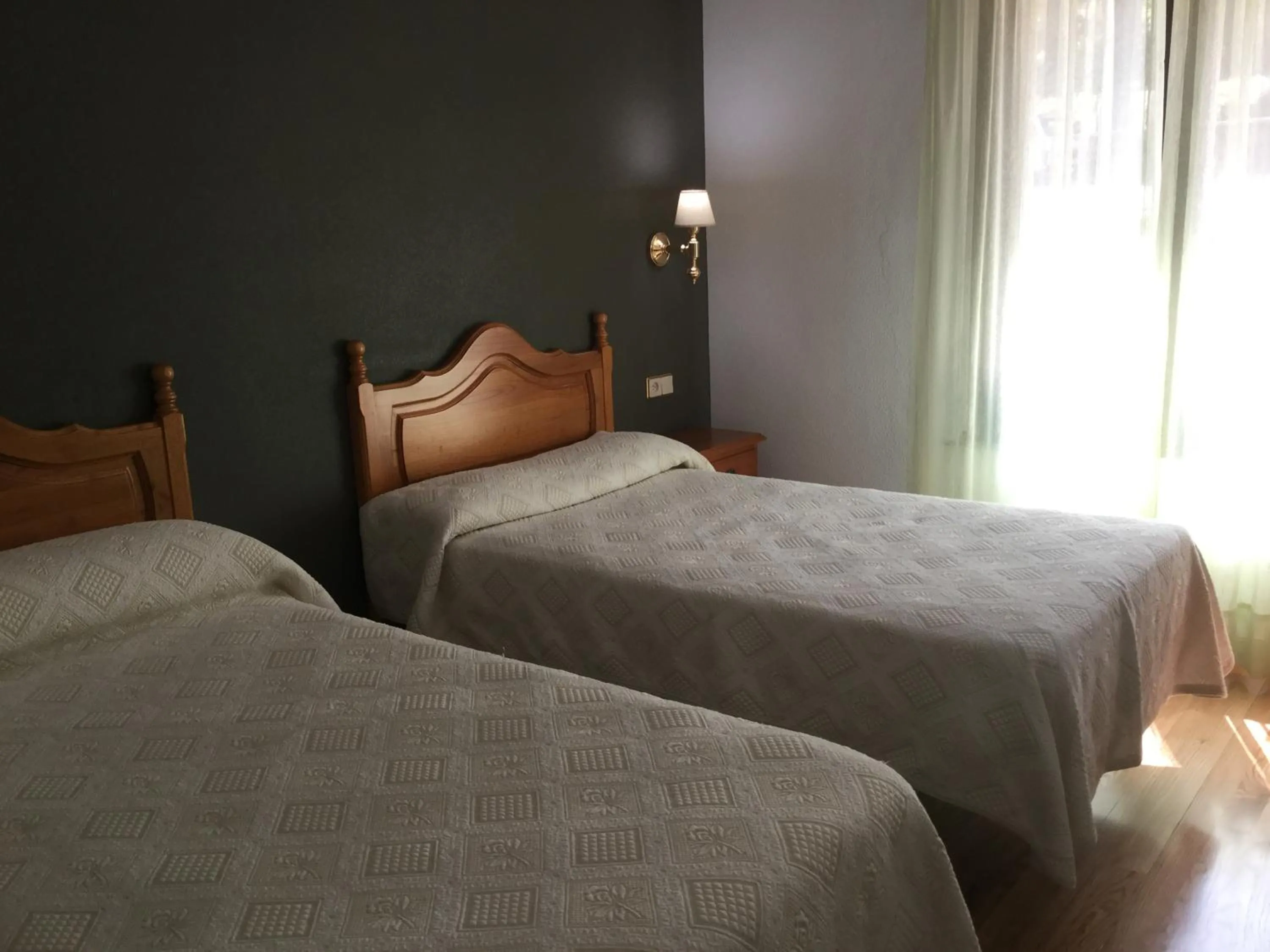 Bed in Hotel Cinco Castaños