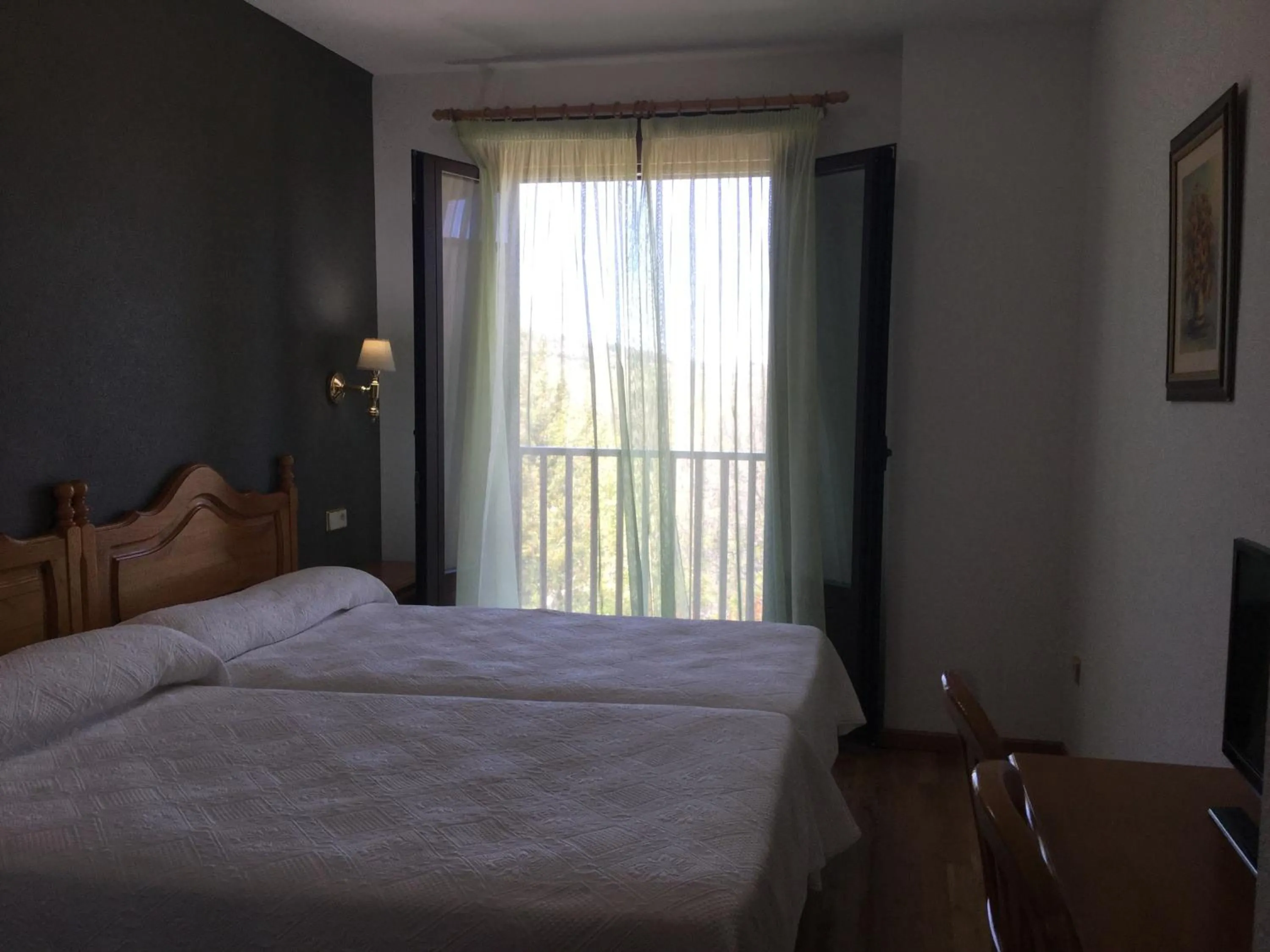 Bed in Hotel Cinco Castaños