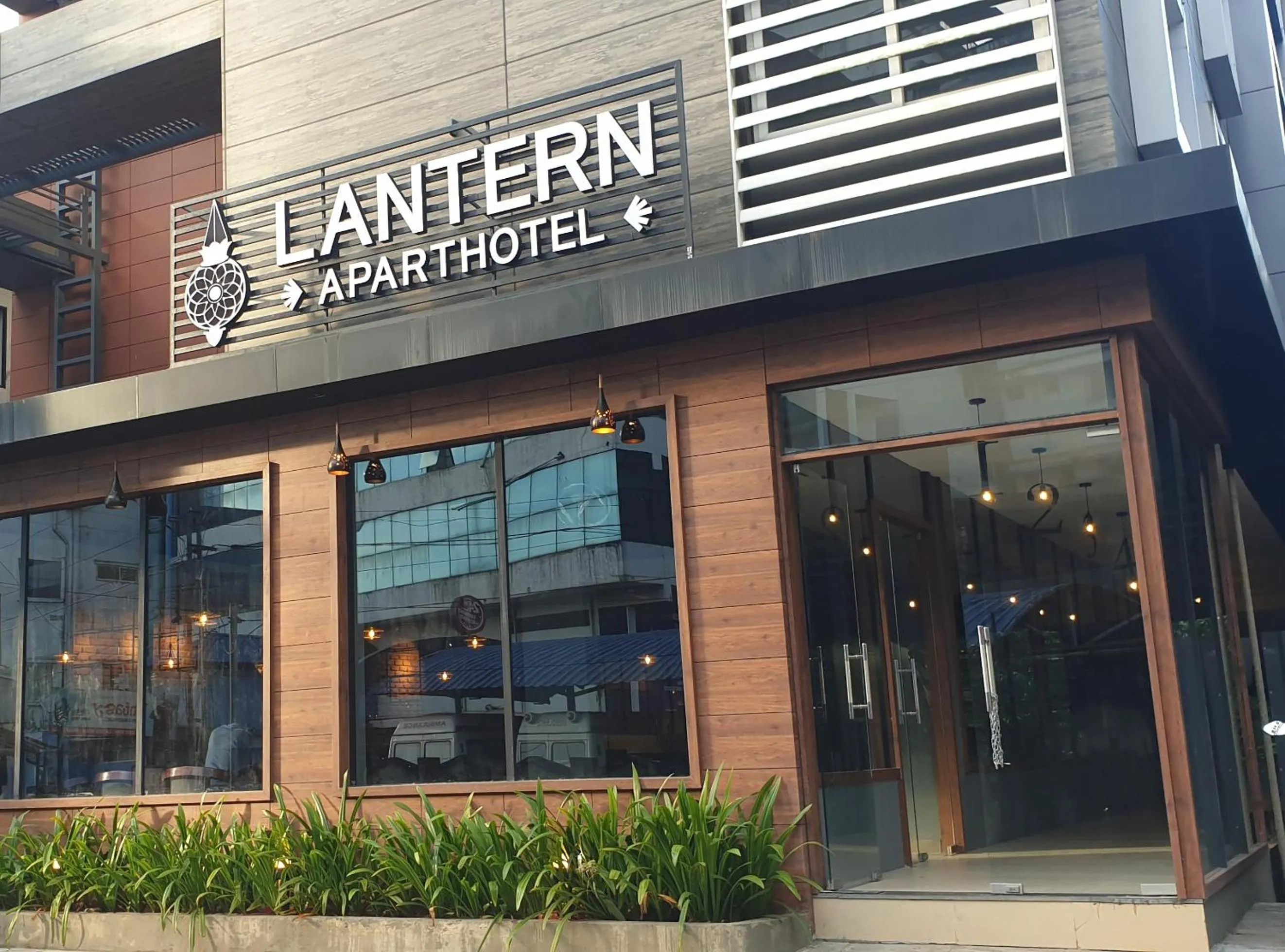 Lantern Apart Hotel