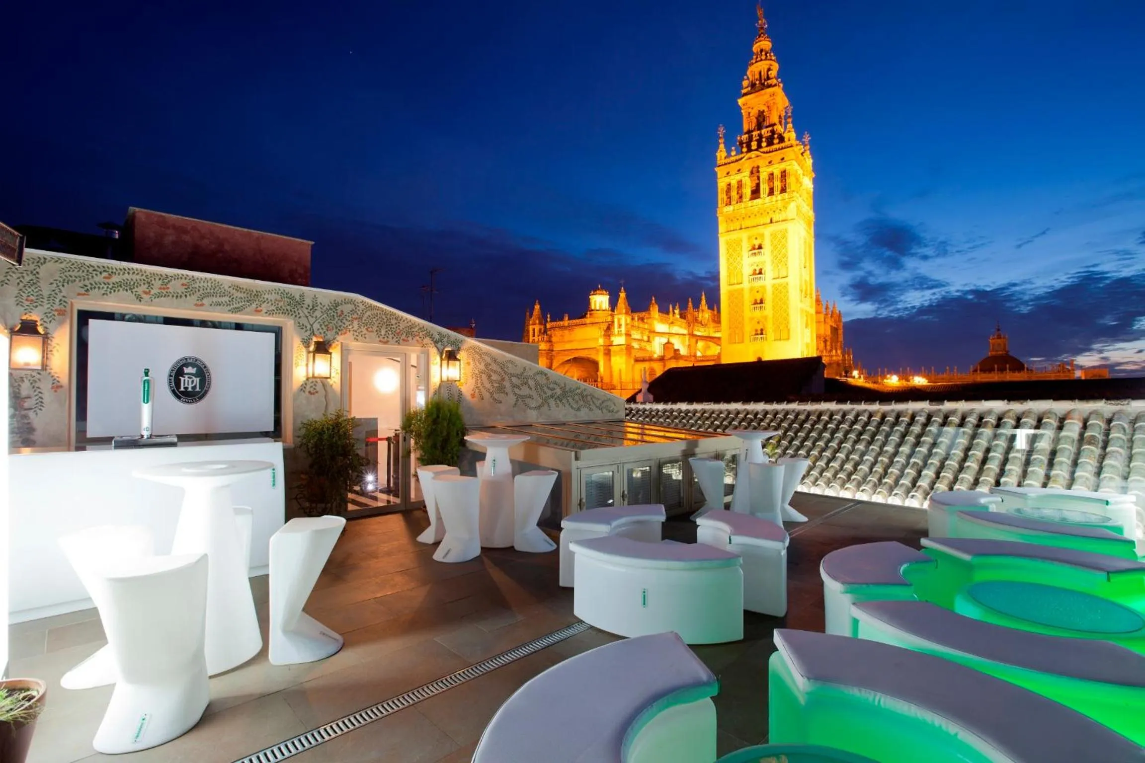 Facade/entrance in Hotel Doña María