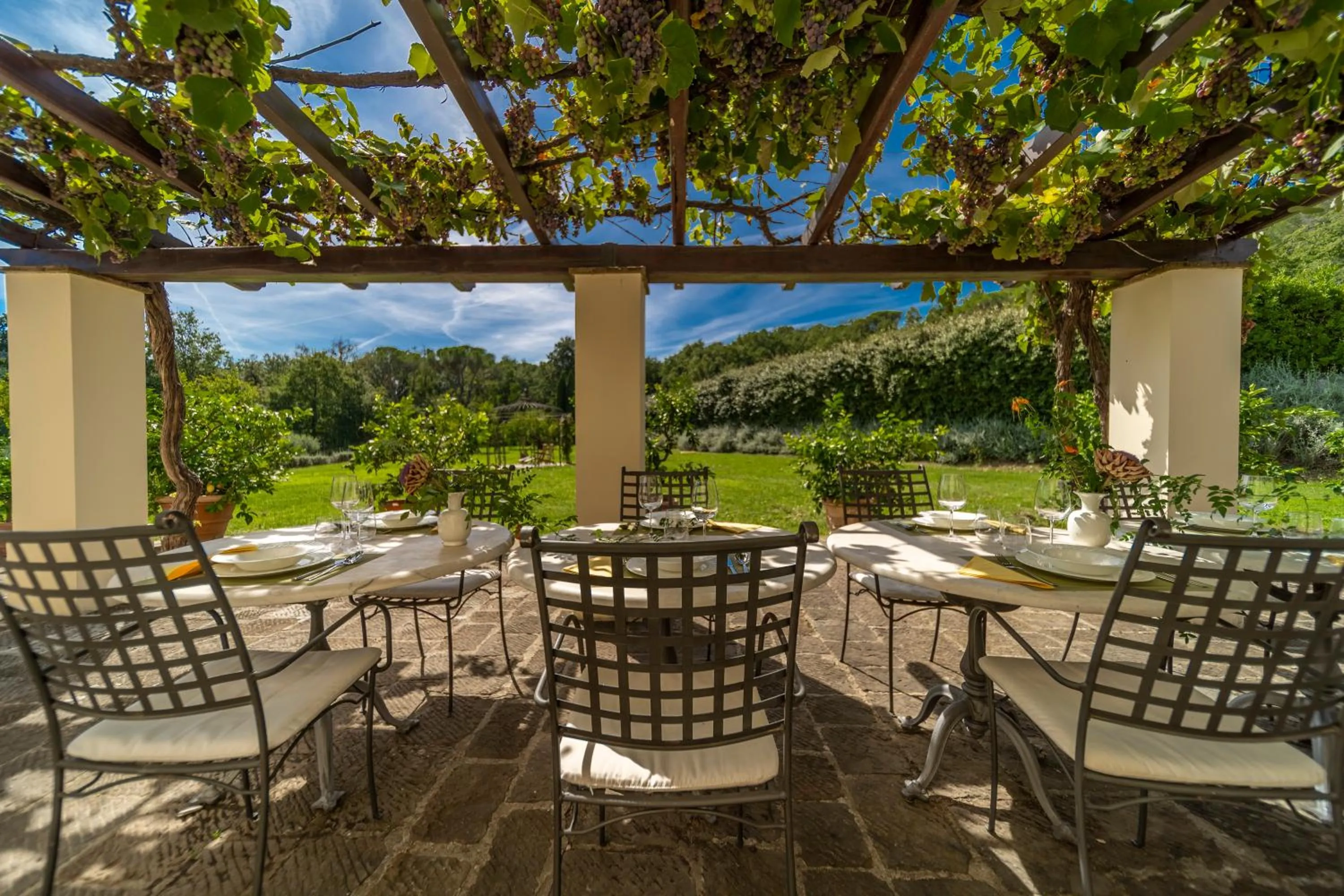 Dining area in Tenuta le Viste - panoramic Villa