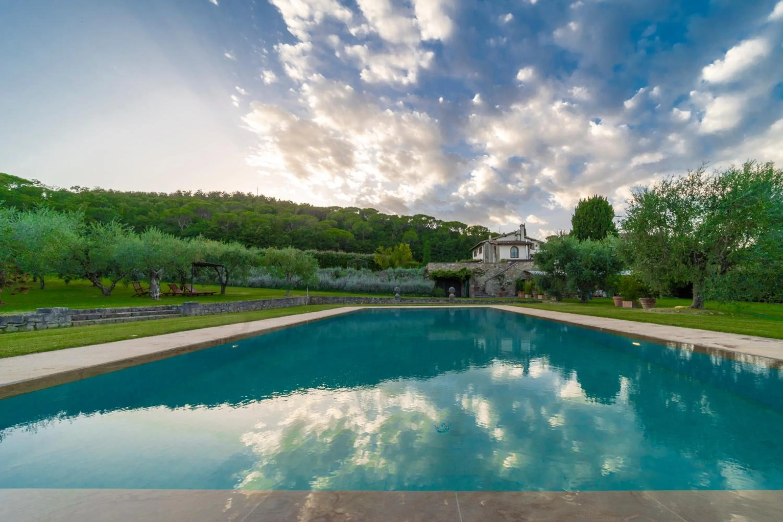 Swimming pool in Tenuta le Viste - panoramic Villa