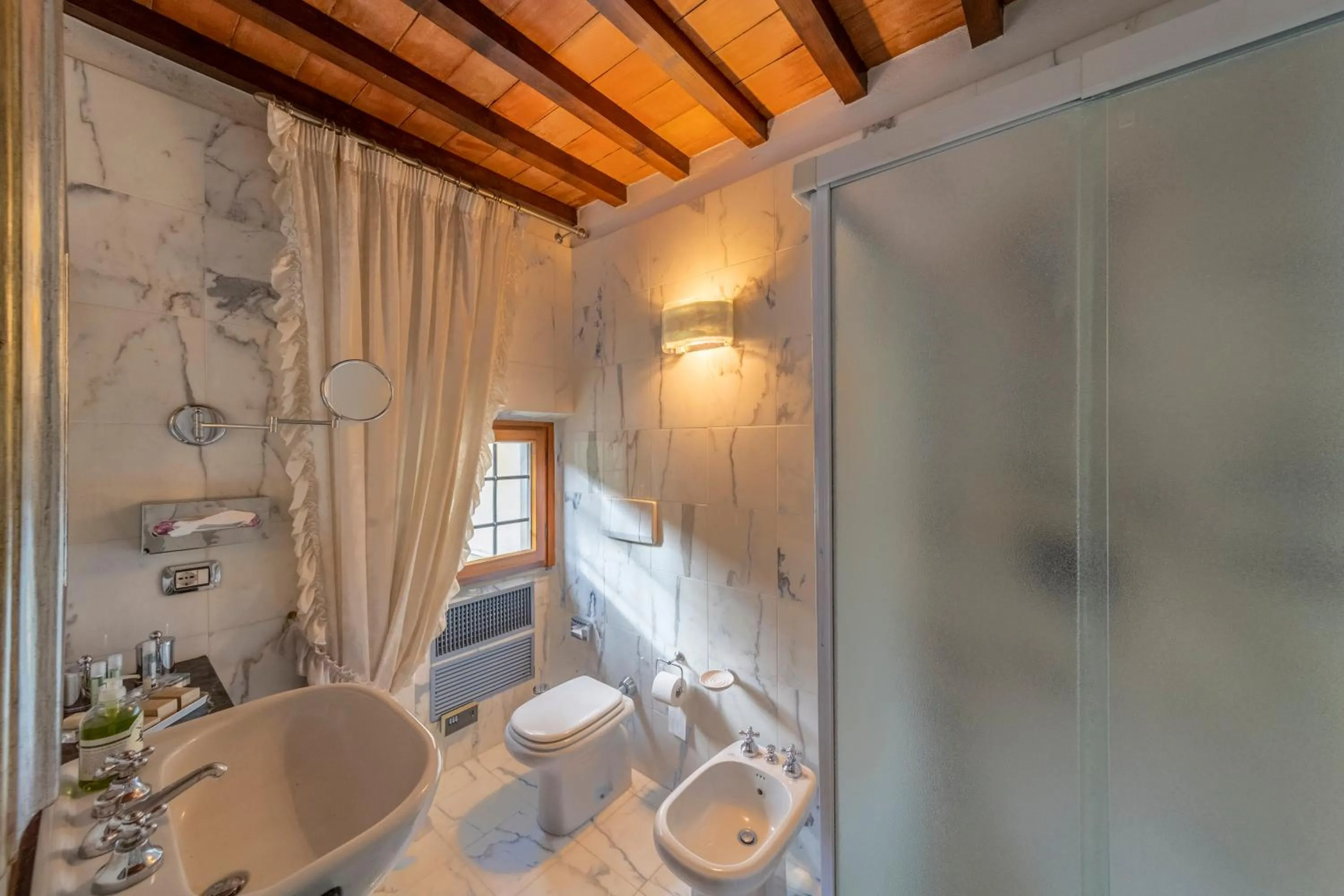 Bathroom in Tenuta le Viste - panoramic Villa