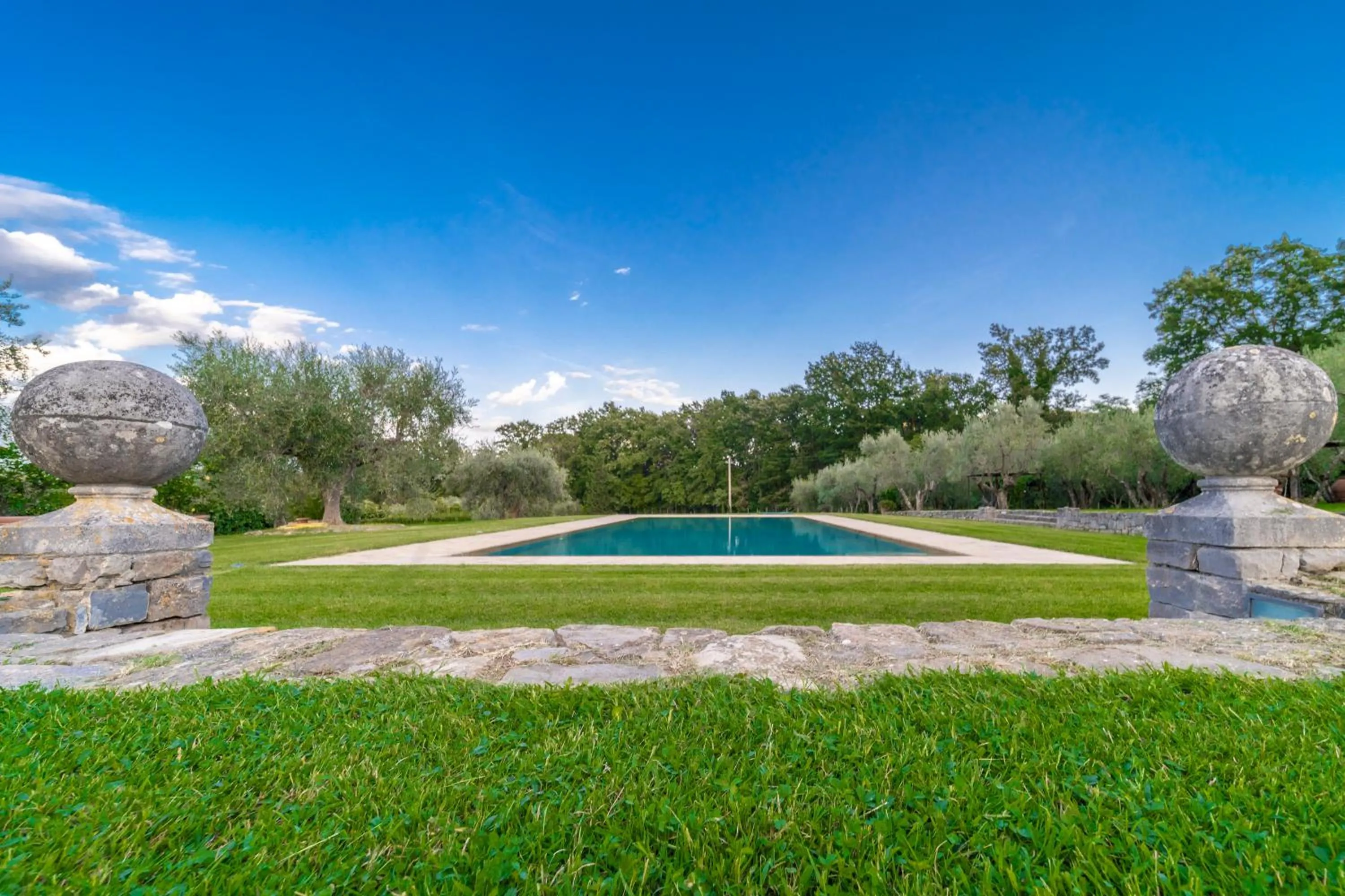 Swimming pool in Tenuta le Viste - panoramic Villa