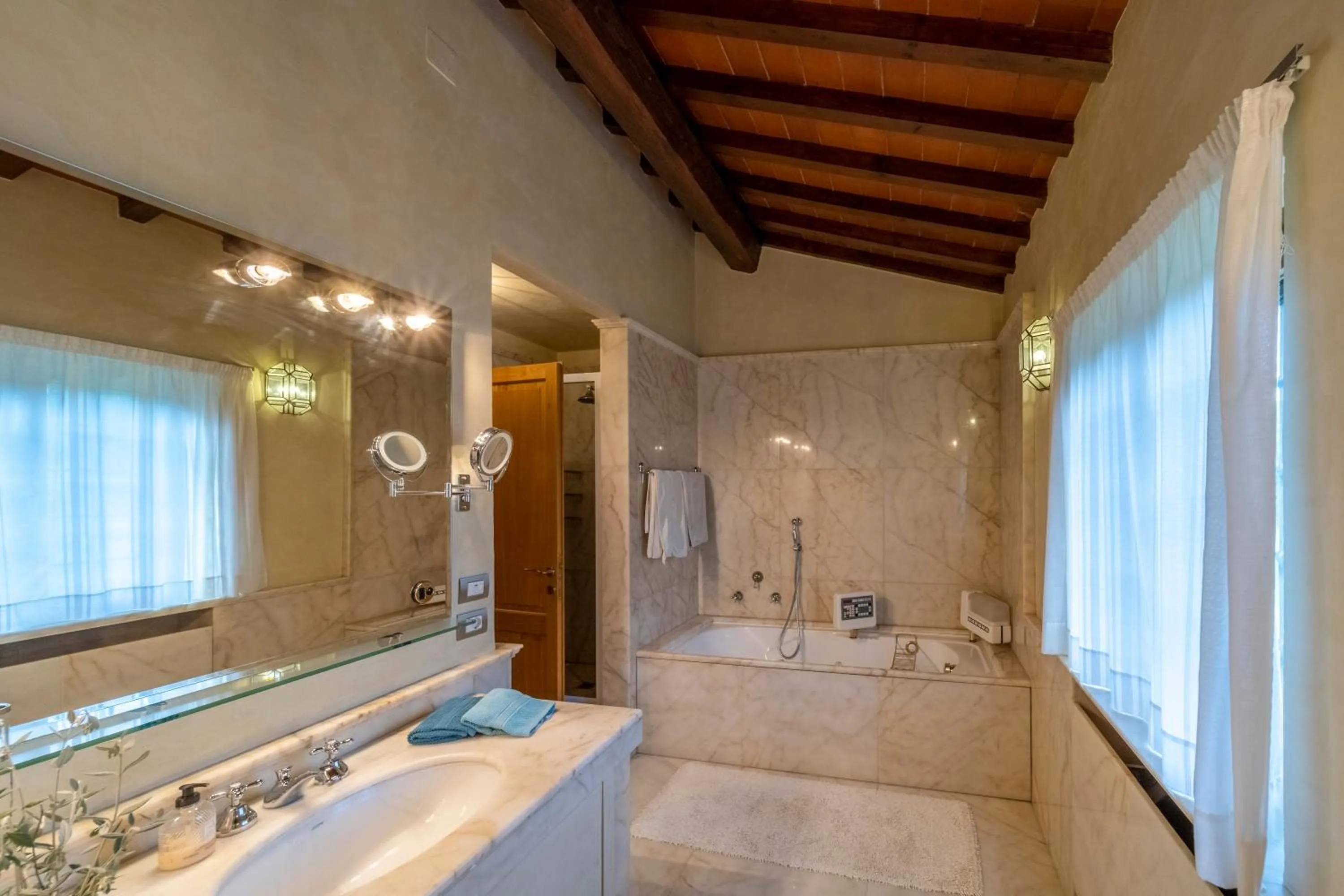 Hot Tub in Tenuta le Viste - panoramic Villa