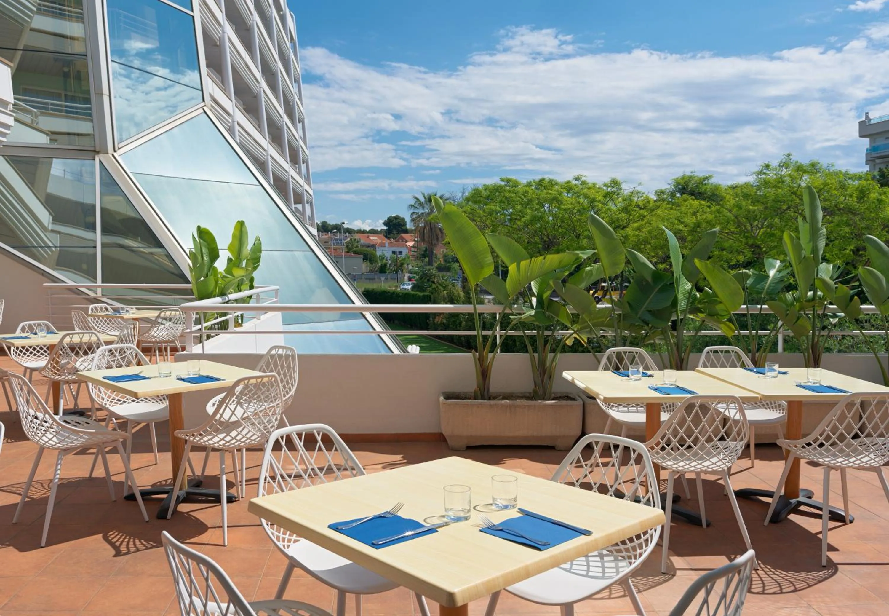 Restaurant/places to eat in Ponient Pirámide Salou by PortAventura World