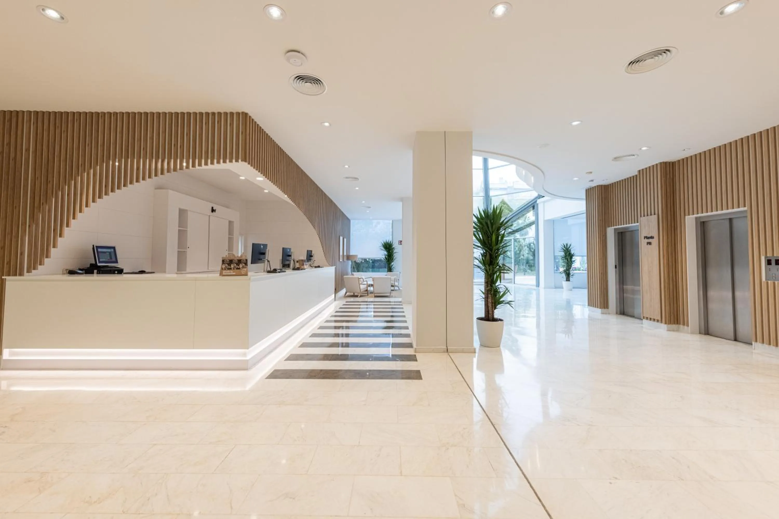 Lobby or reception in Ponient Pirámide Salou by PortAventura World