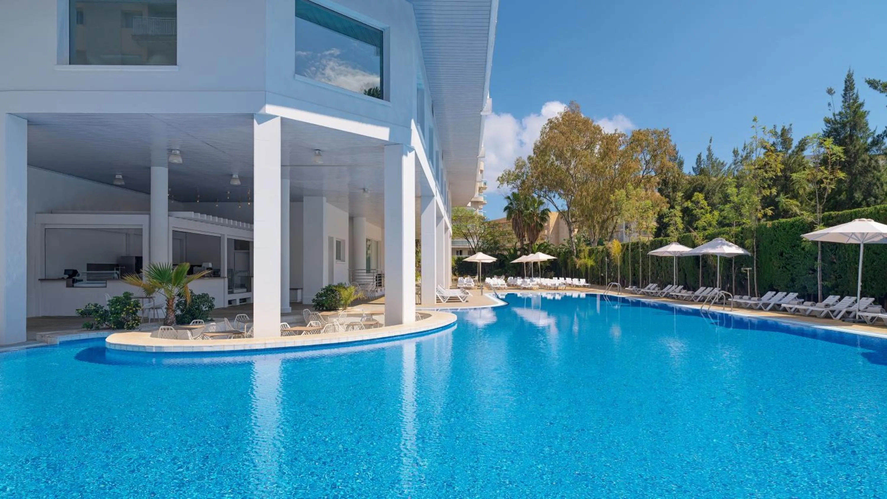 Swimming pool in Ponient Pirámide Salou by PortAventura World