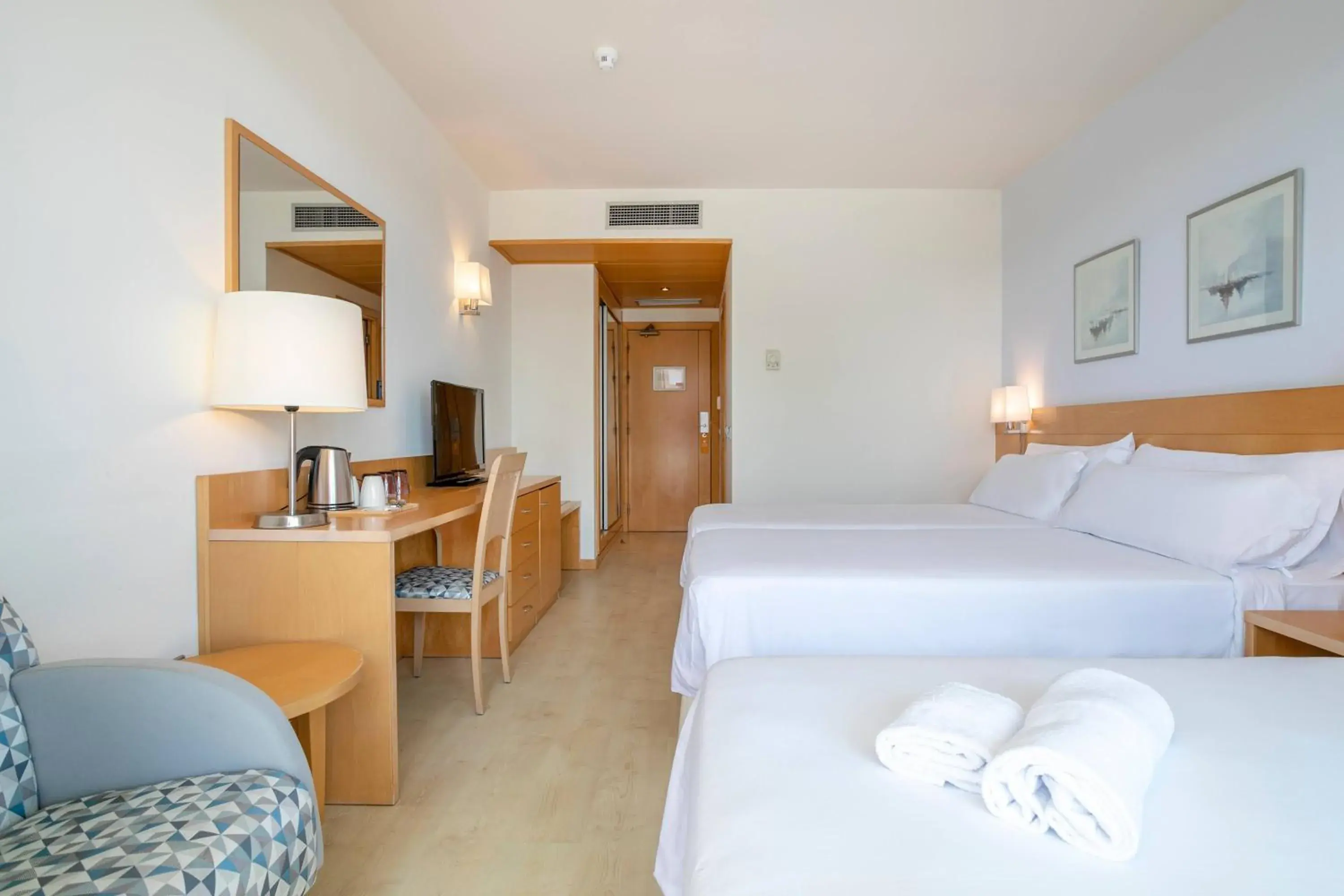 Property building, Bed in SOL Port Cambrils Property building, Bed in SOL Port Cambrils