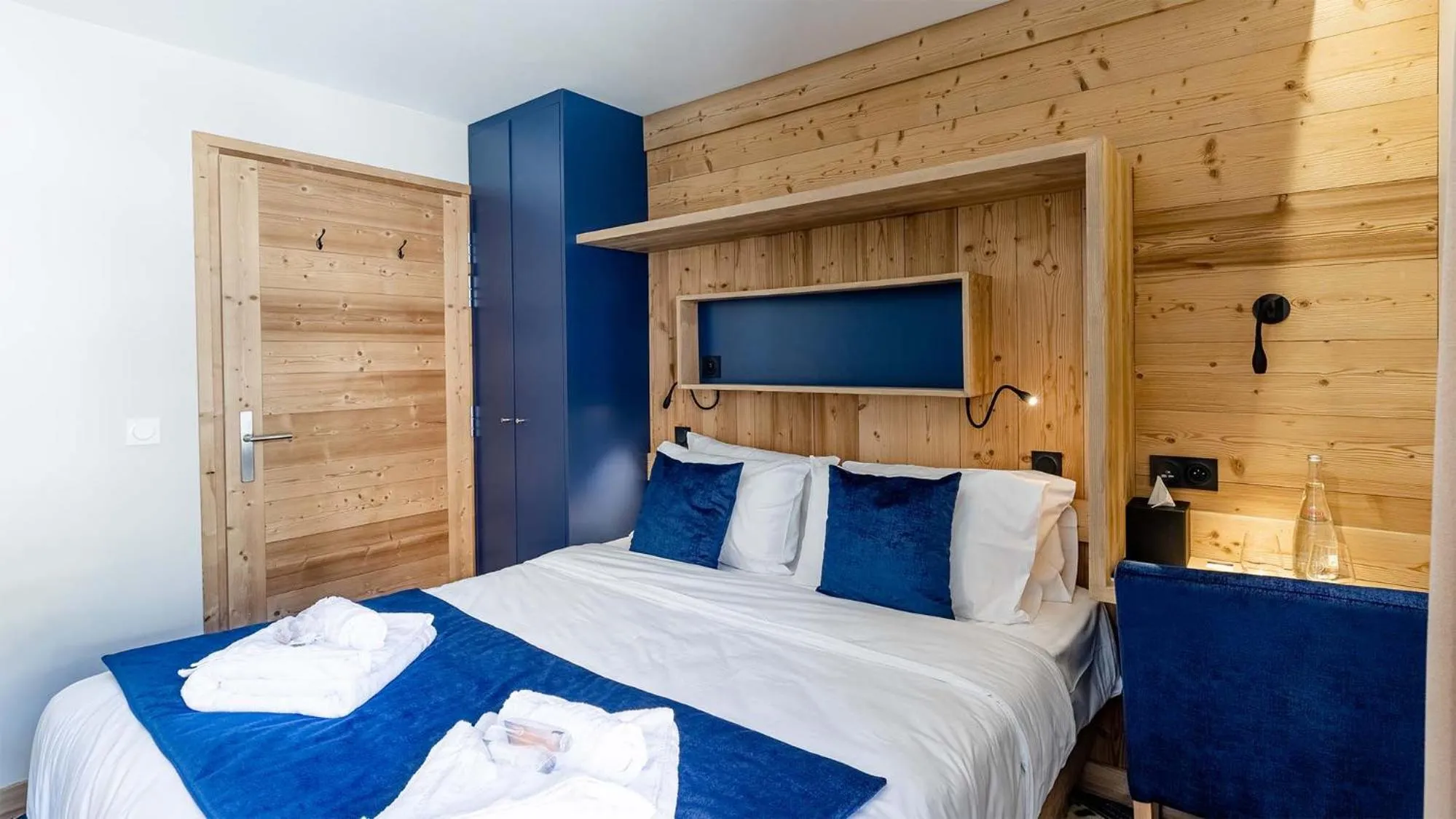 Bed in Madame Vacances Hotel Les Cimes