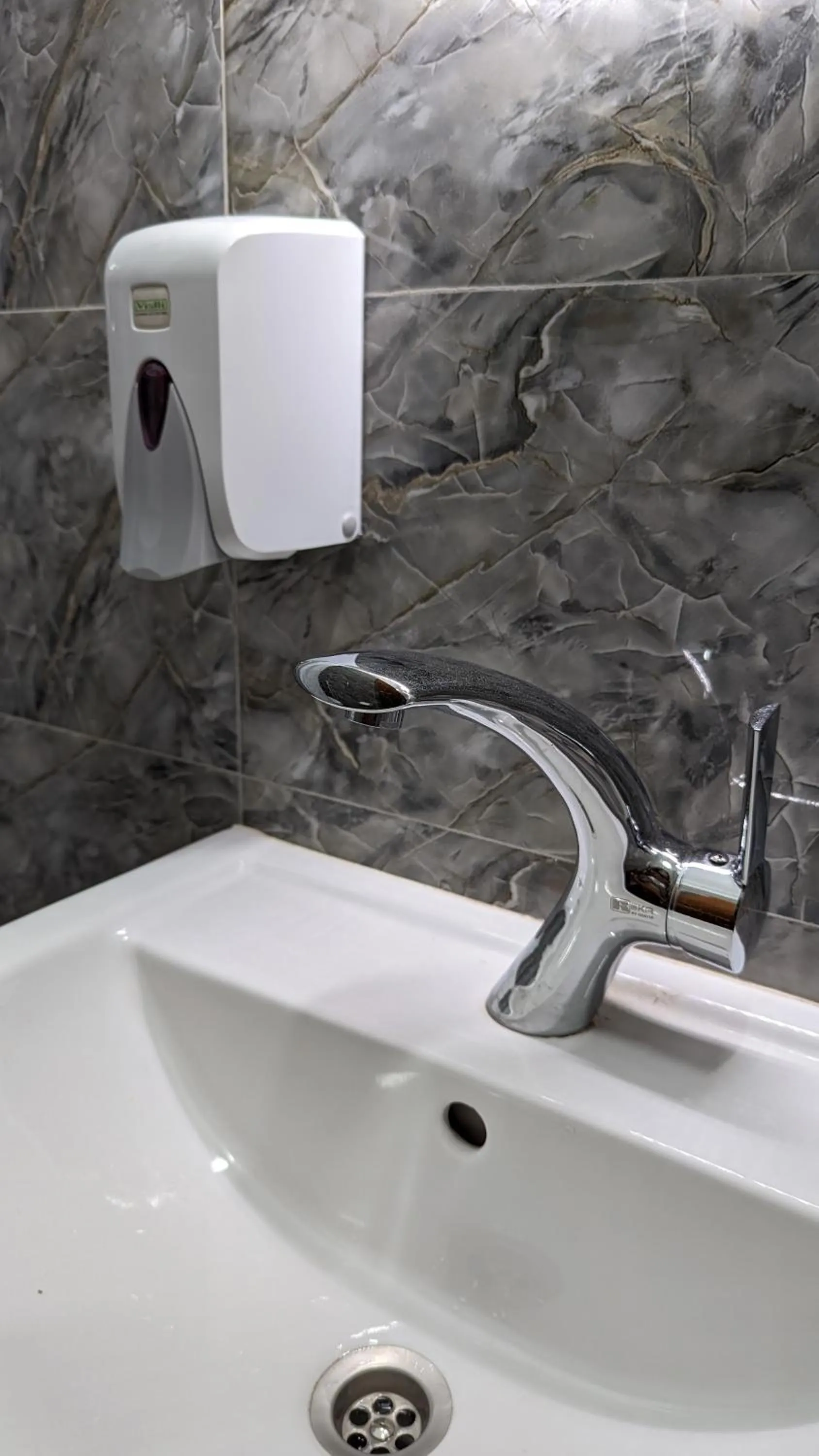 Bathroom in Champollion Hostel