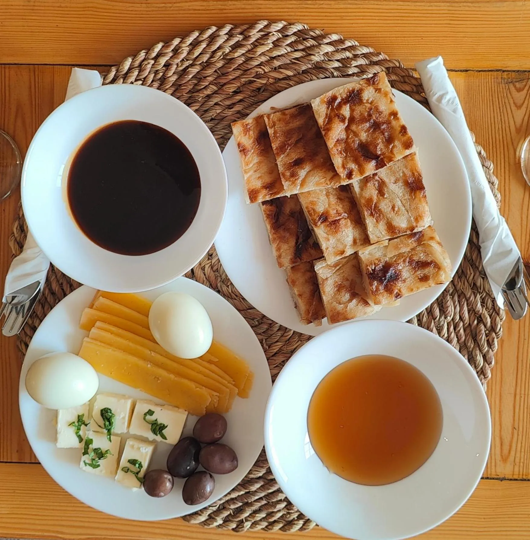 Breakfast in Champollion Hostel