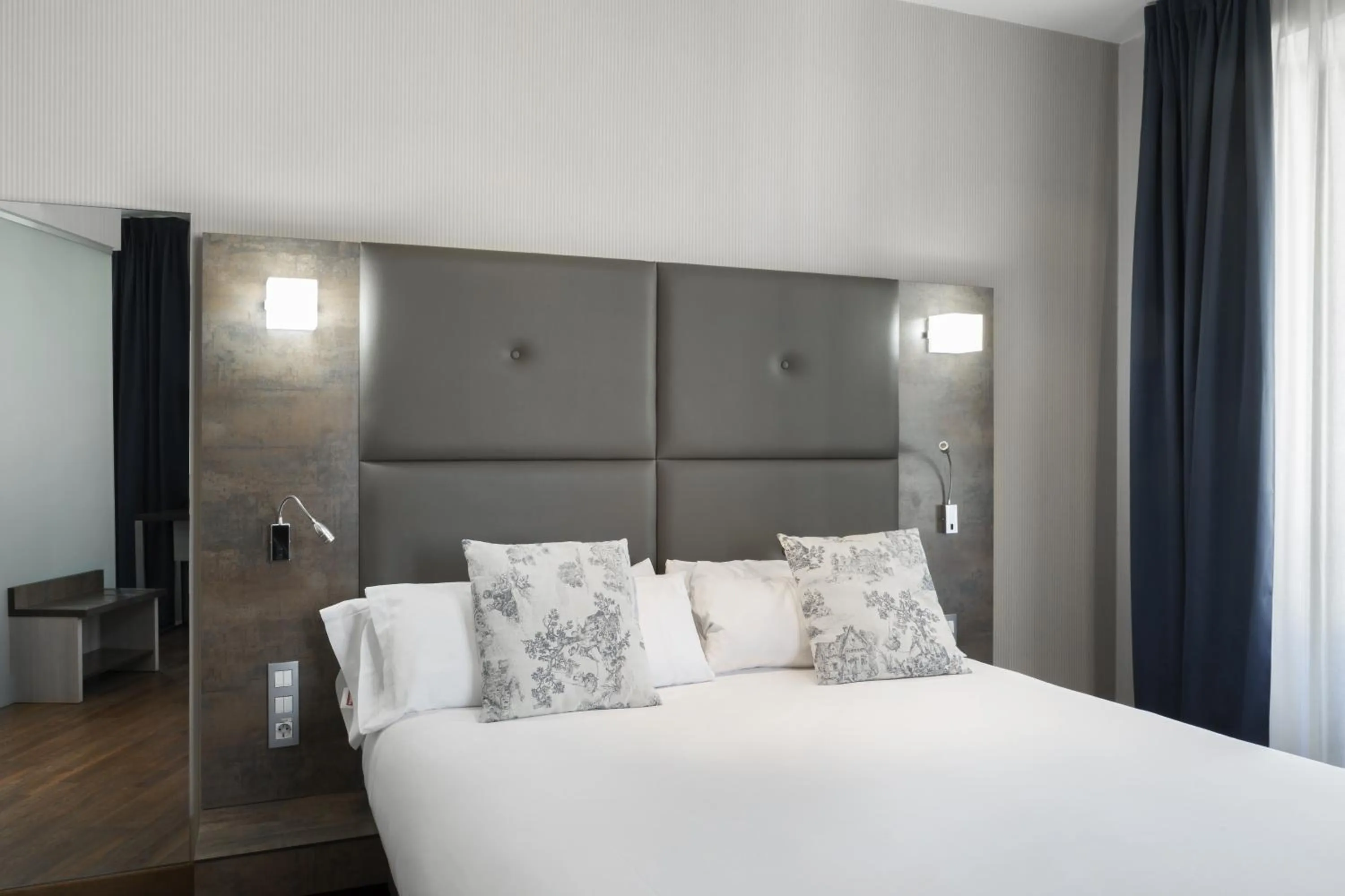 Bedroom, Bed in Petit Palace Posada del Peine