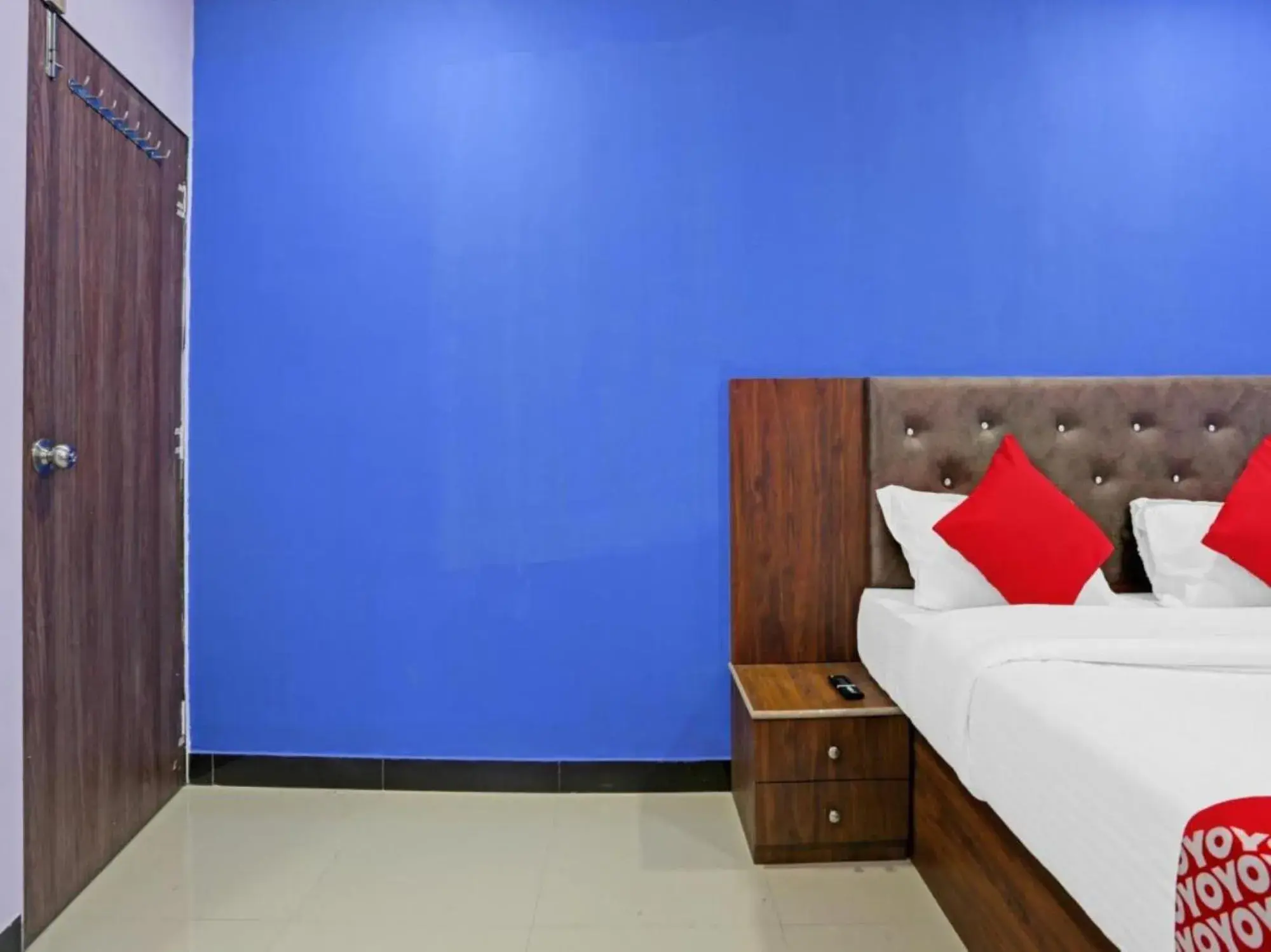 Bed in Hotel Welcome Inn,Mumbai Bed in Hotel Welcome Inn,Mumbai