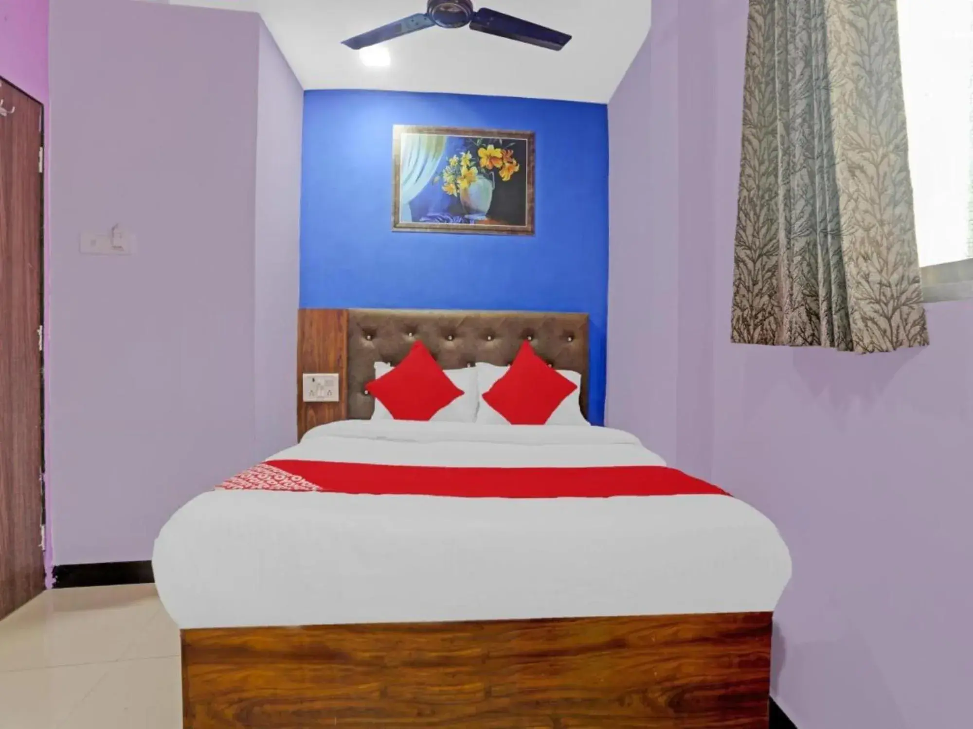 Bed in Hotel Welcome Inn,Mumbai Bed in Hotel Welcome Inn,Mumbai