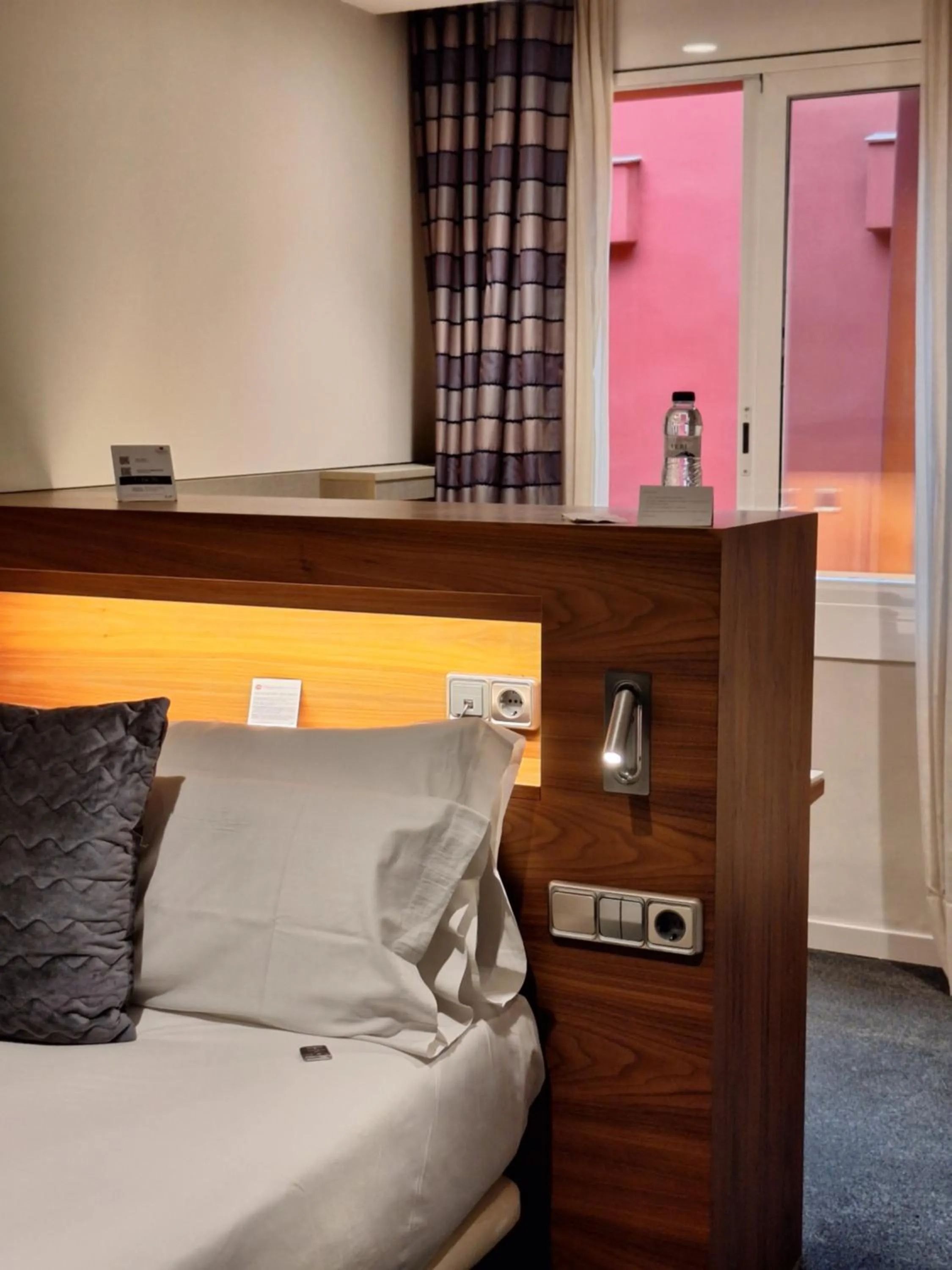 Photo of the whole room, Bed in Best Western Premier Hotel Dante