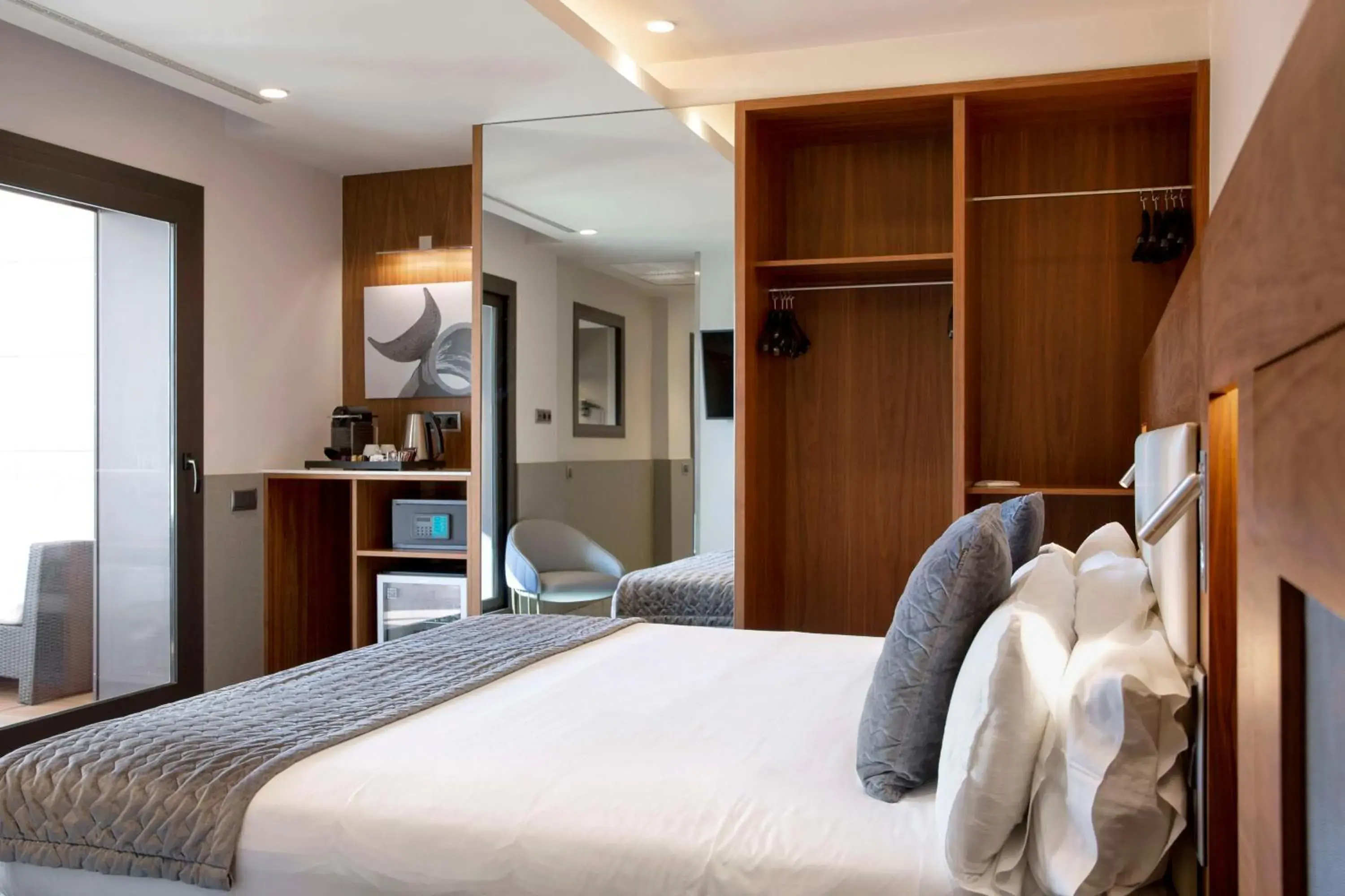 Photo of the whole room, Bed in Best Western Premier Hotel Dante Photo of the whole room, Bed in Best Western Premier Hotel Dante