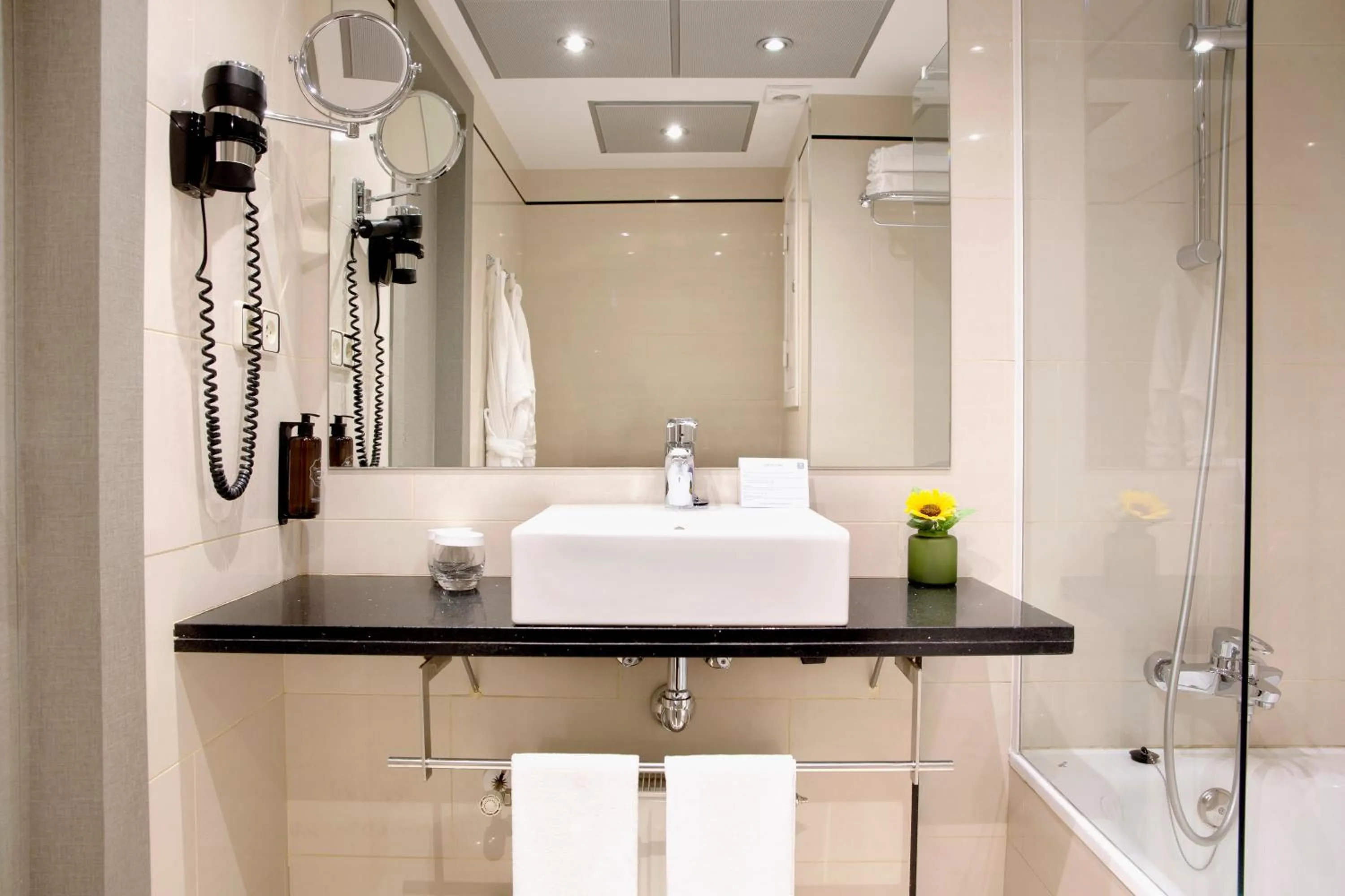 Bathroom in Best Western Premier Hotel Dante