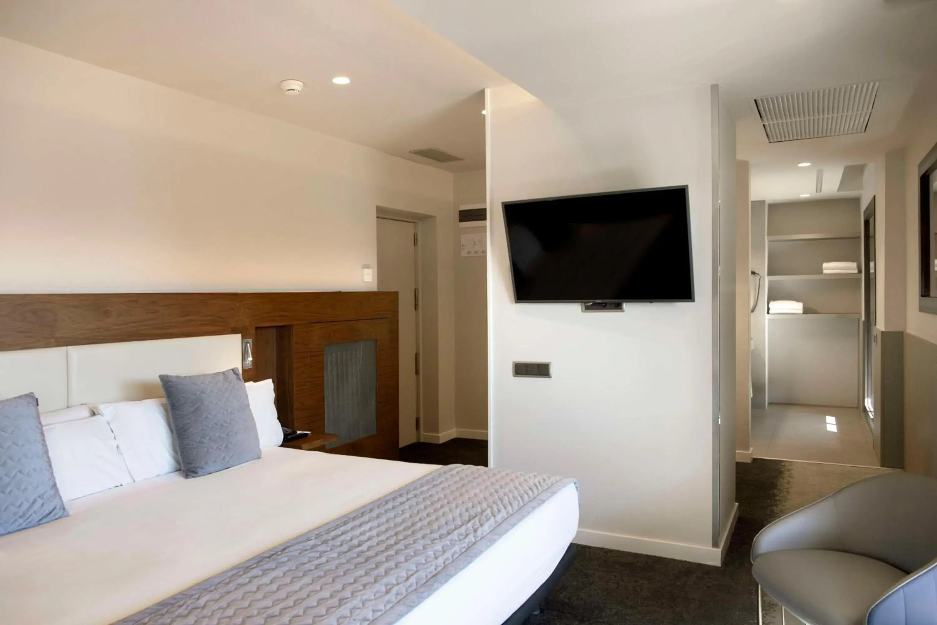 Photo of the whole room, Bed in Best Western Premier Hotel Dante Photo of the whole room, Bed in Best Western Premier Hotel Dante