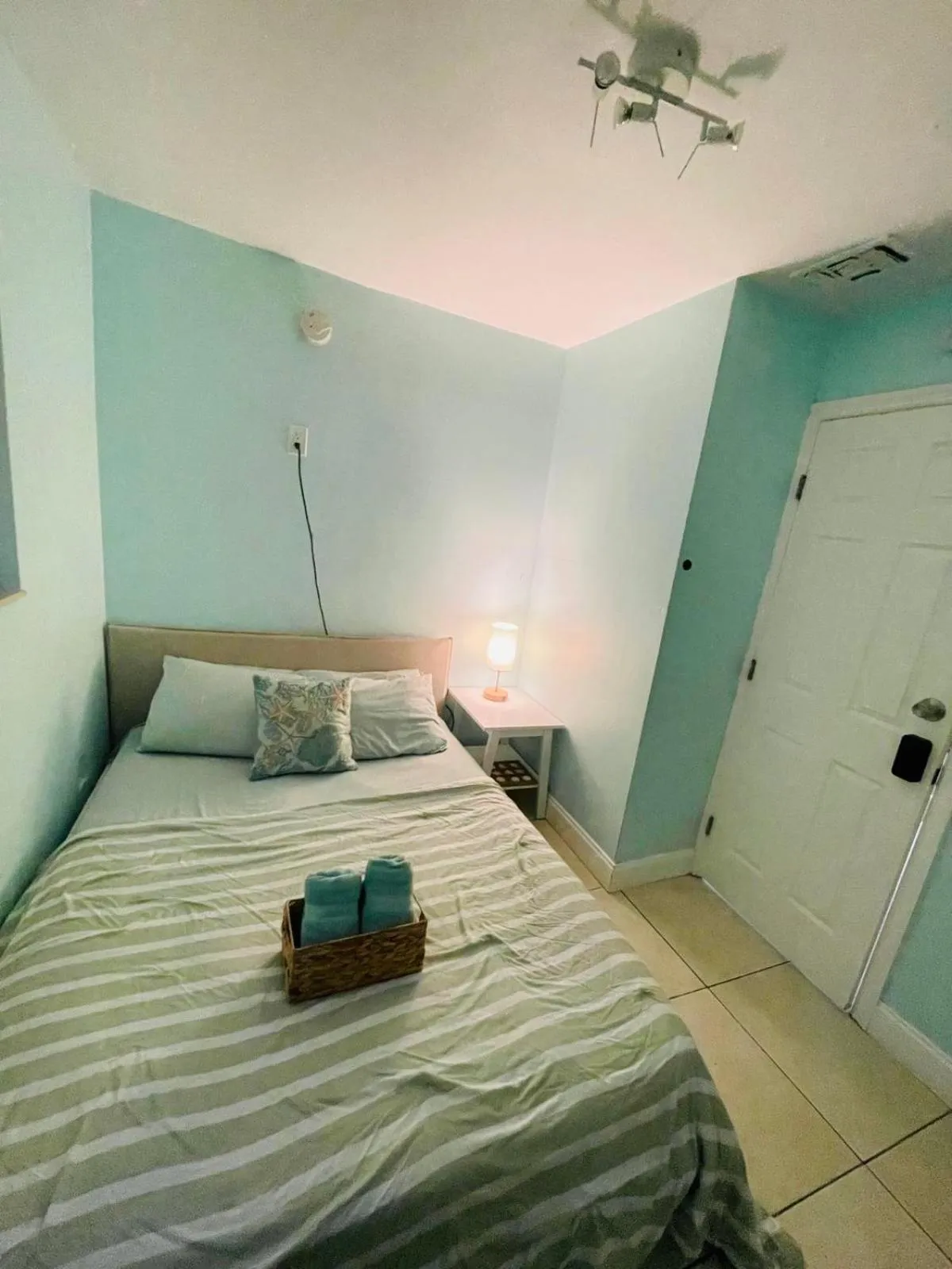 Bed in Summer Gardens