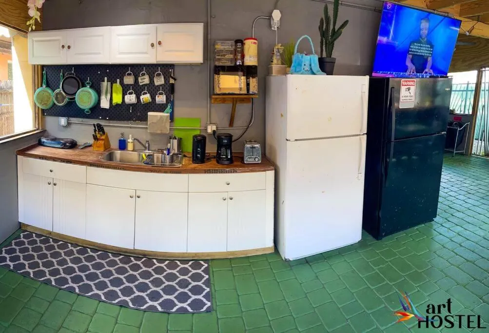 Coffee/tea facilities in Summer Gardens